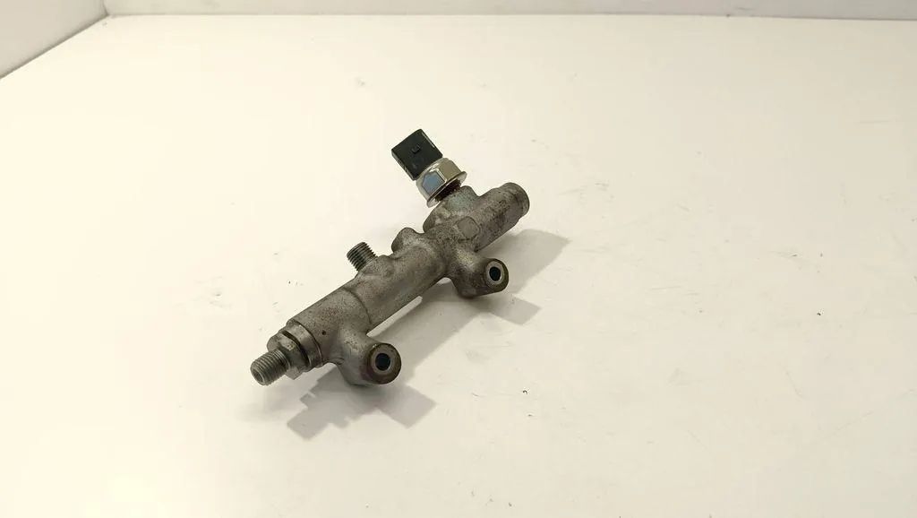 Audi OE 059130089BS топливная рейка