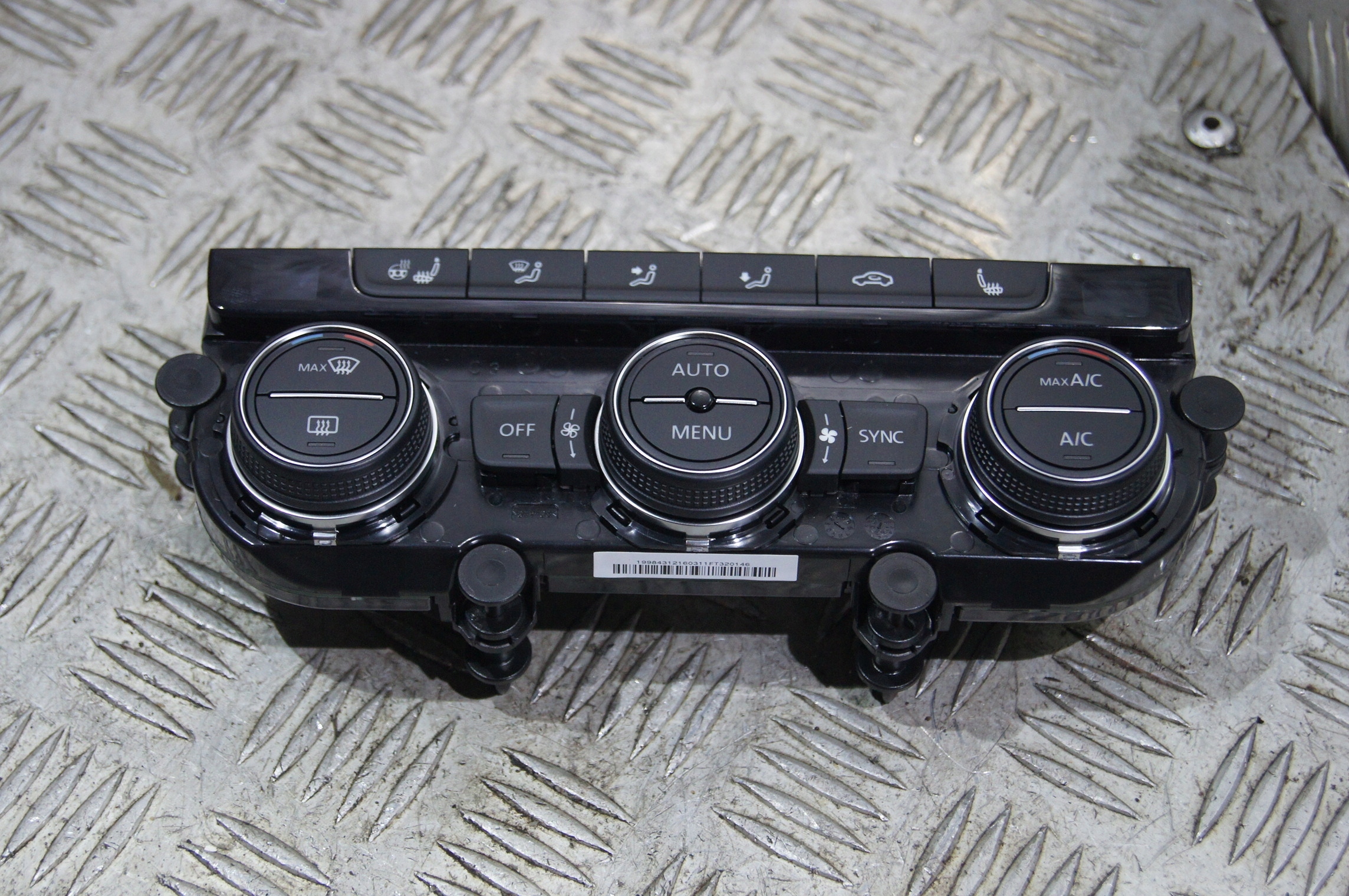 Панель кондиціонера Golf Sportsvan 5g1907044r