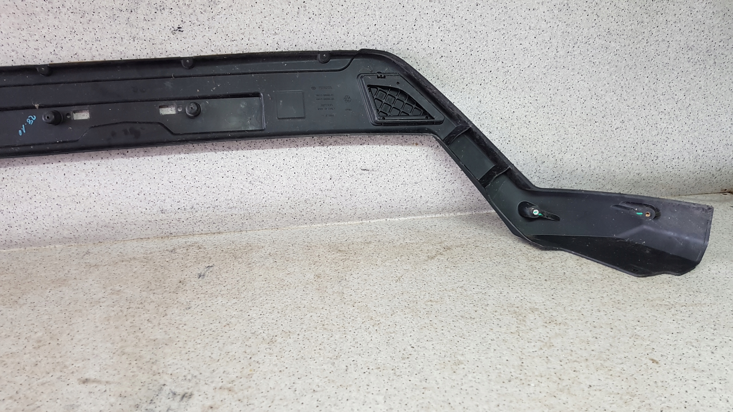 TOYOTA RAV 4 2015 - cap KANGUR bumper front 3412