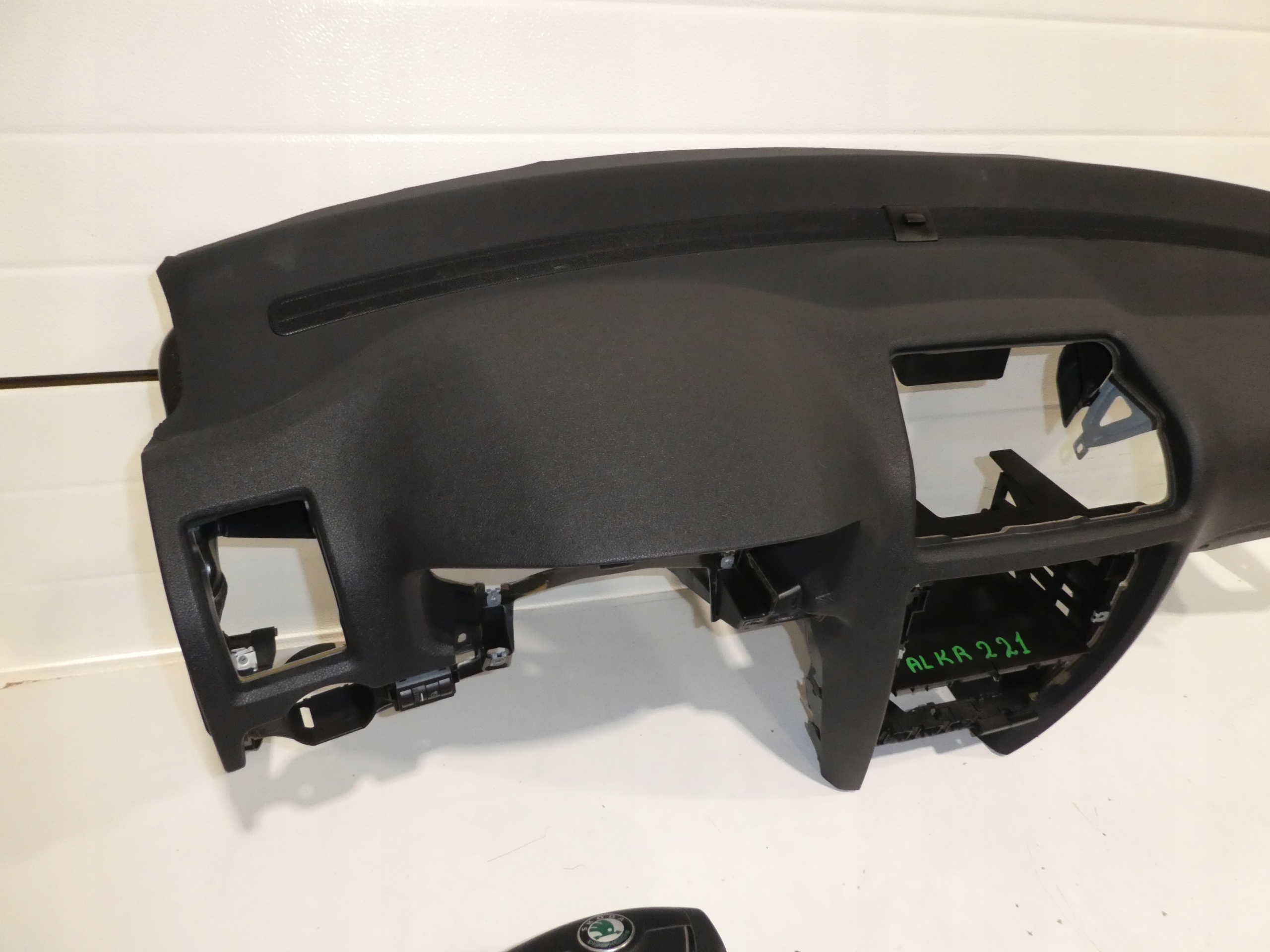 SKODA OCTAVIA II dashboard cockpit console airbag