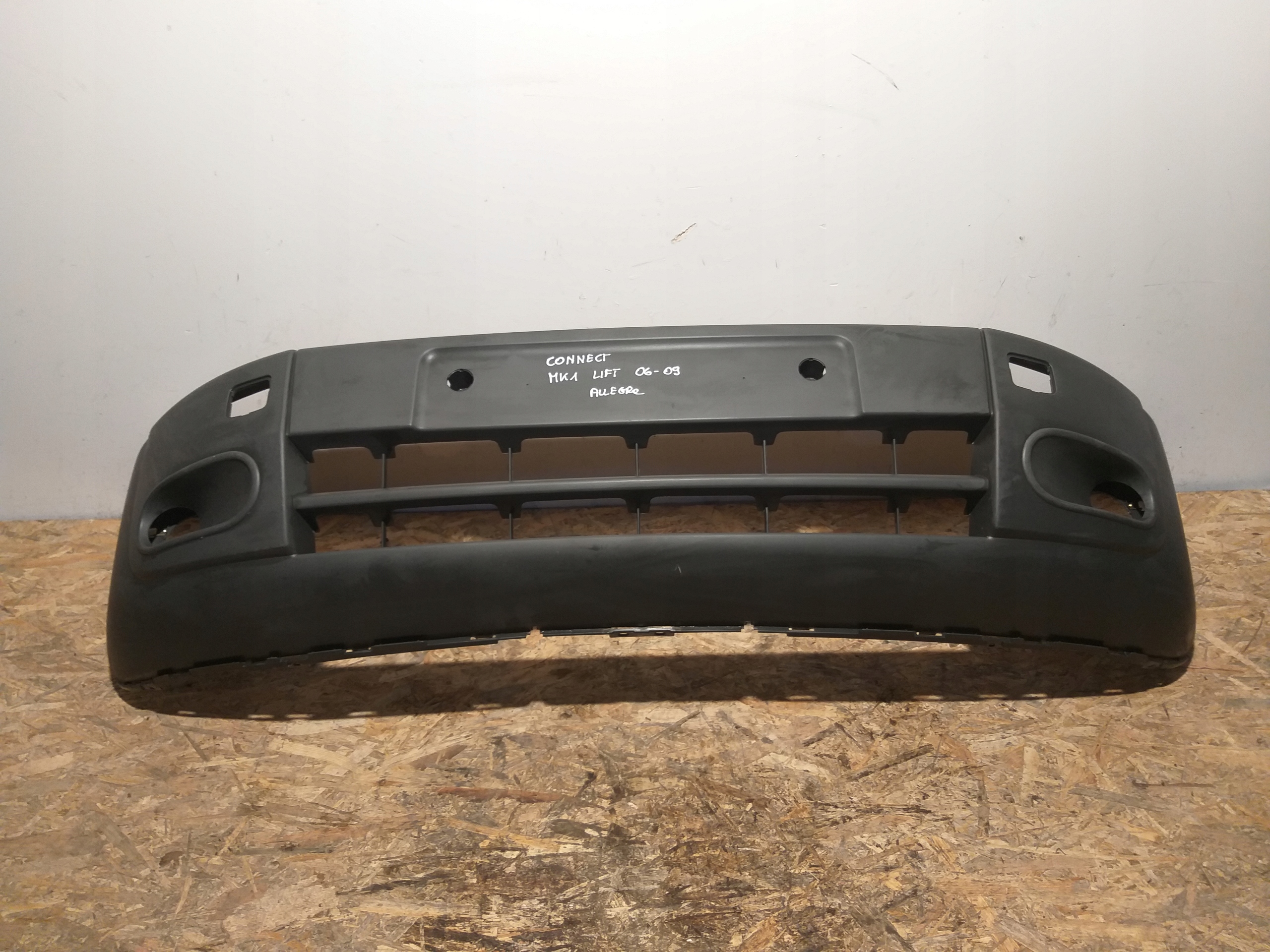 nárazník předek Ford Connect Lift 06-09