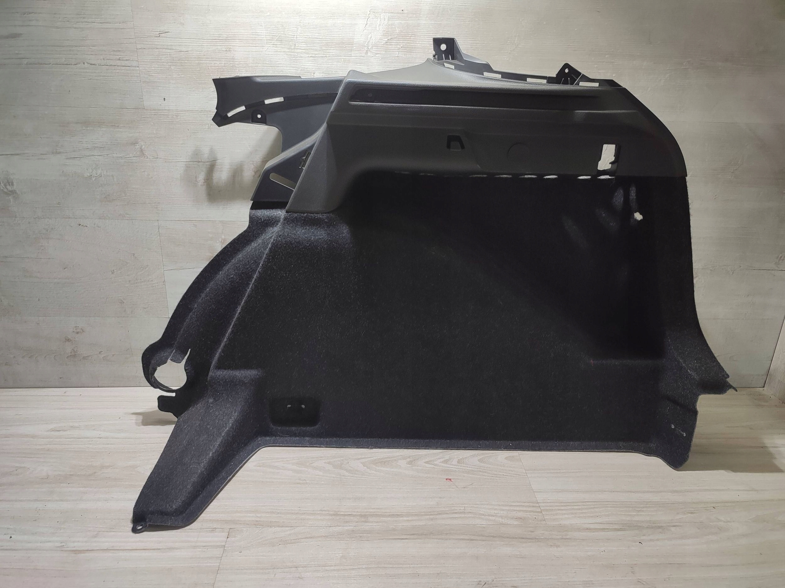 Skoda Scala 2020 rear part side right side / upholstery / boot