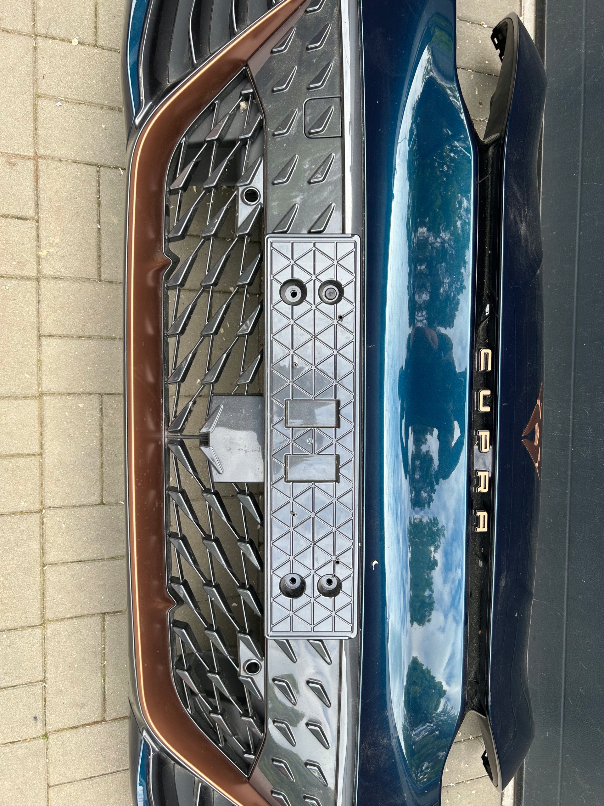 Cupra Born bumper front front b ladny komplet