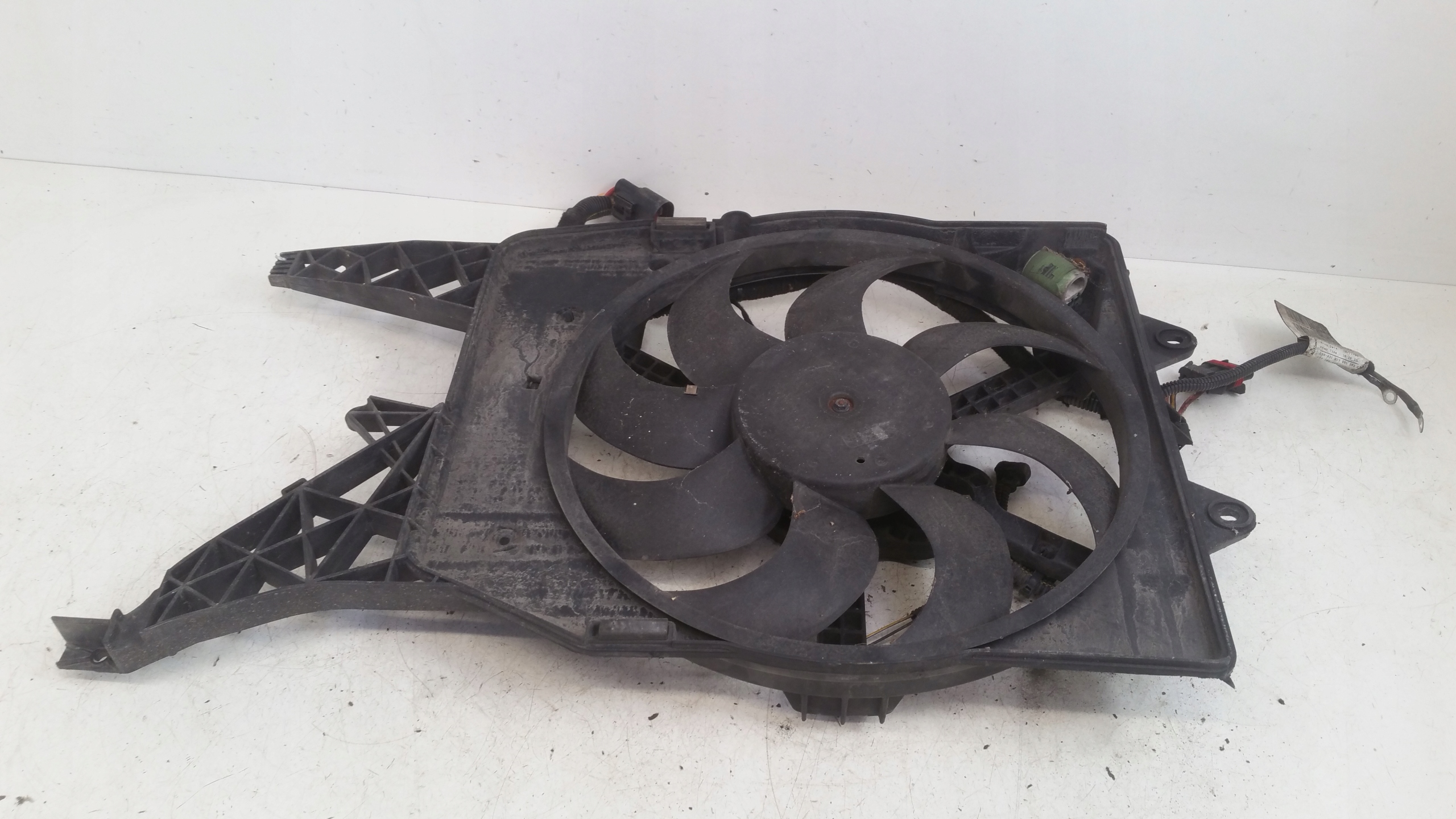 ventilátor 55703930 1,3 CDTI Opel Corsa D