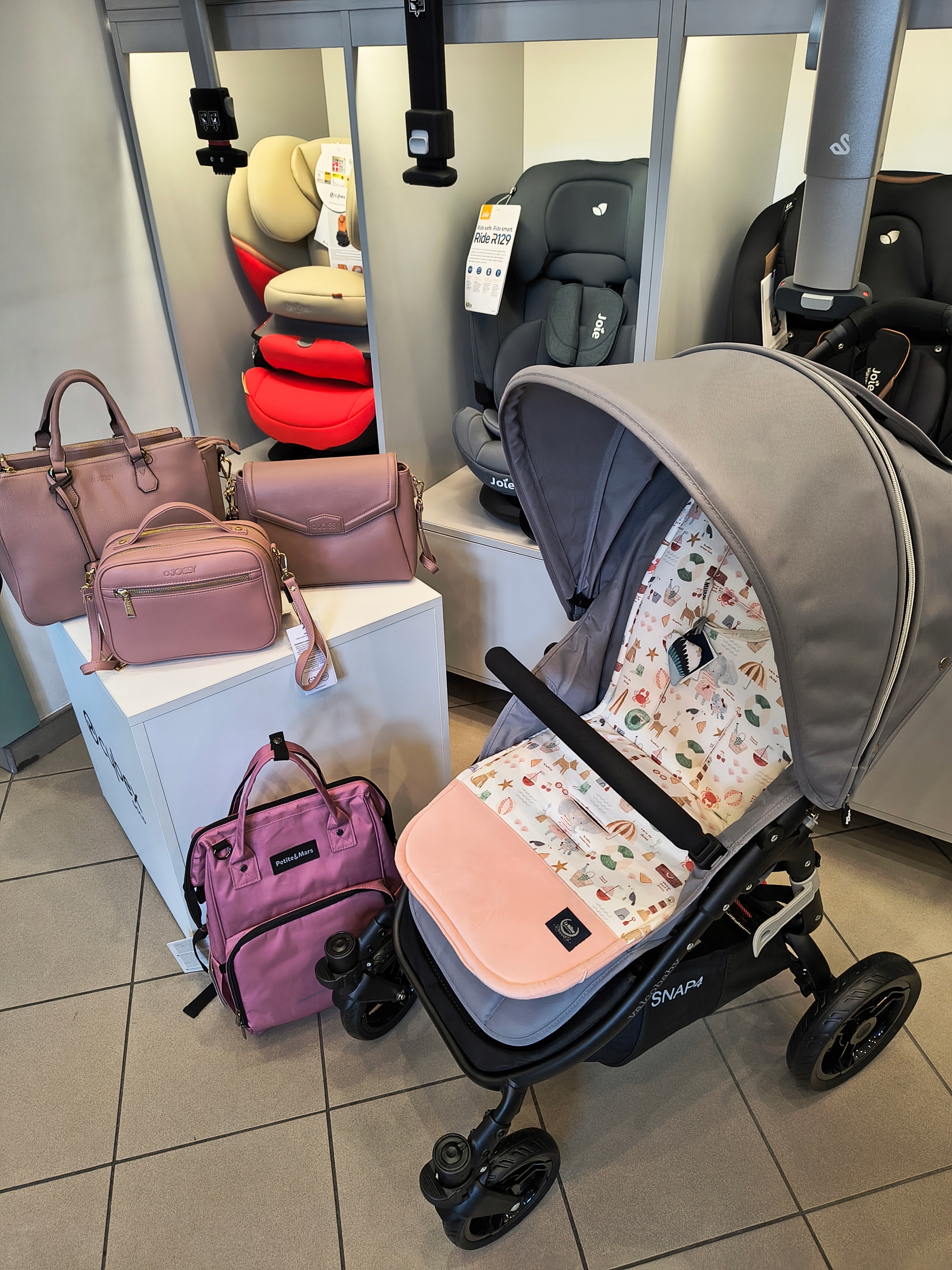 Wózek VALCO SNAP 4 Cool Grey + PRZYKRYCIE Liczba kół 4