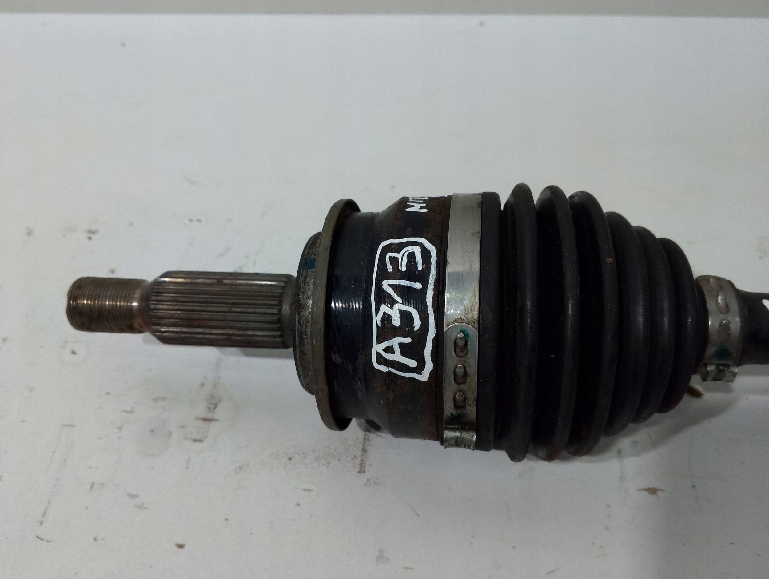 Mitsubishi Outlander III 2,0B 2WD semi-axis front left (A313)