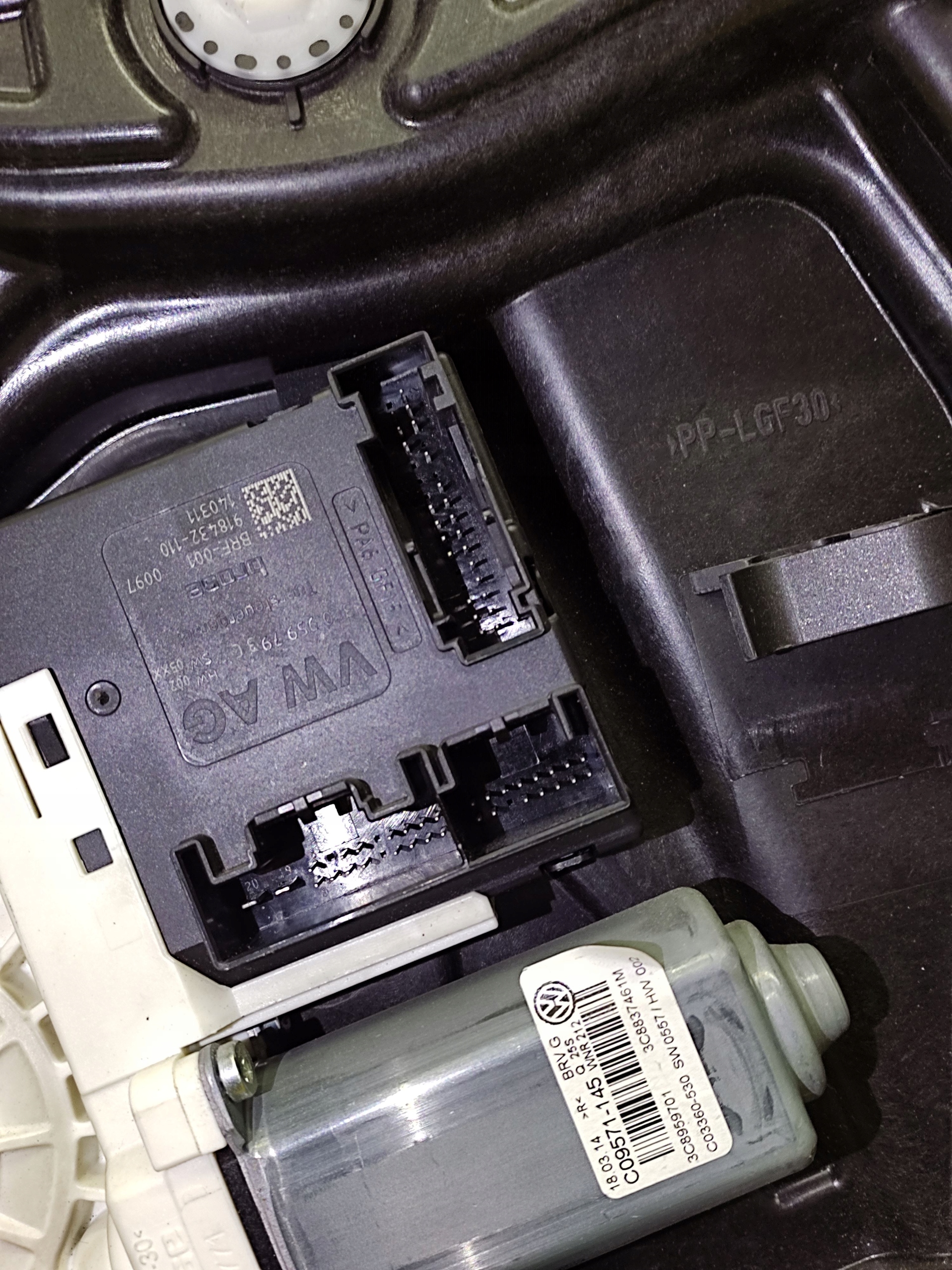 VW PASSAT CC window regulator left front