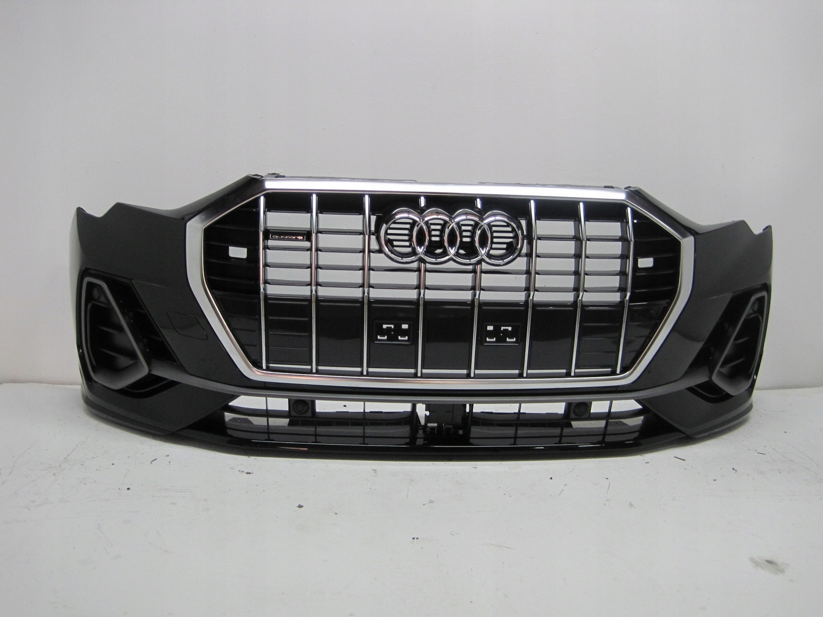 ZDERZAK AUDI Q3 83A S-LINE 4 PDC 24R PRZÓD PRZEDNI