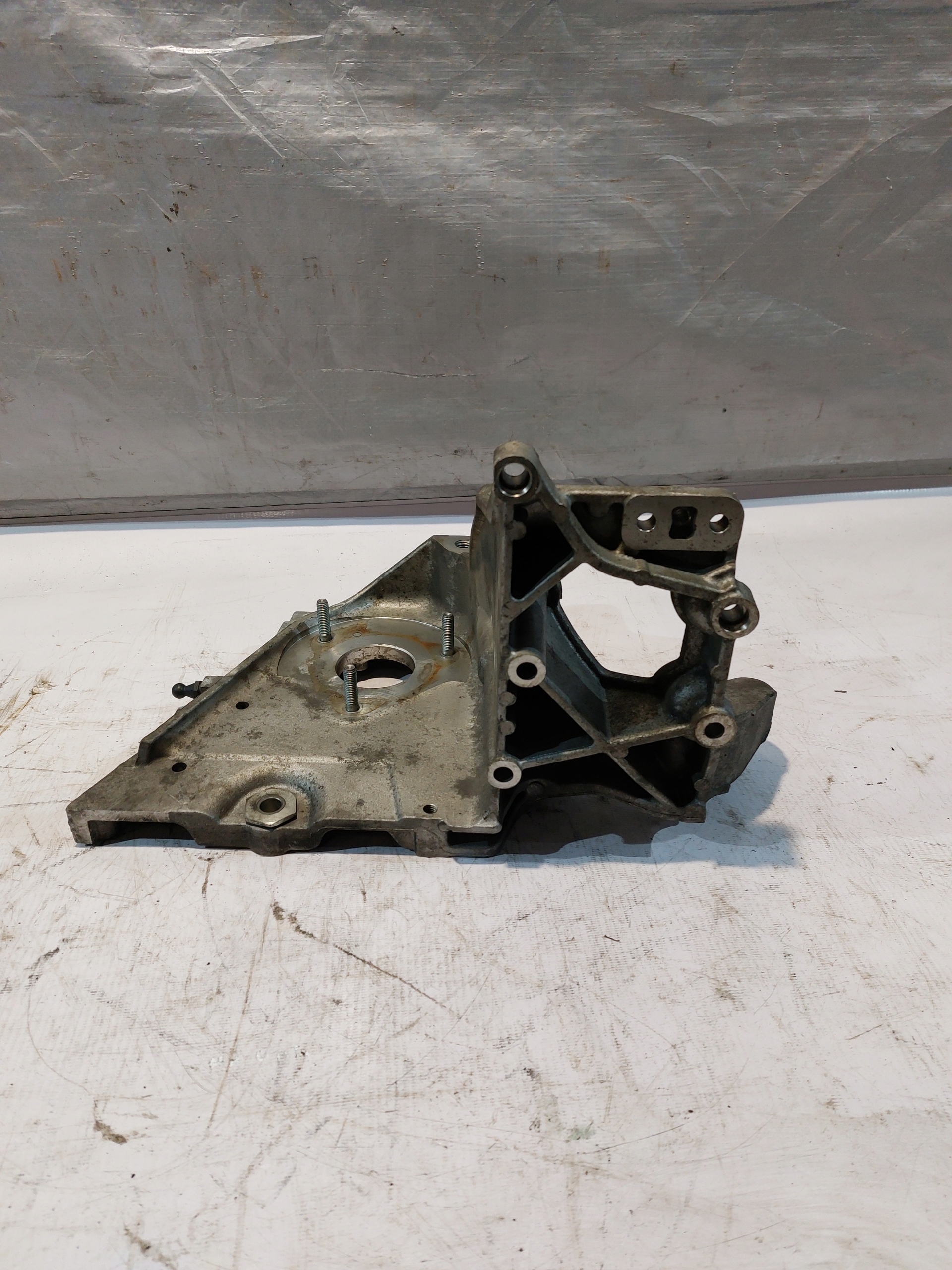 support pompe d'injection OPEL INSIGNIA A 2.0CDTI