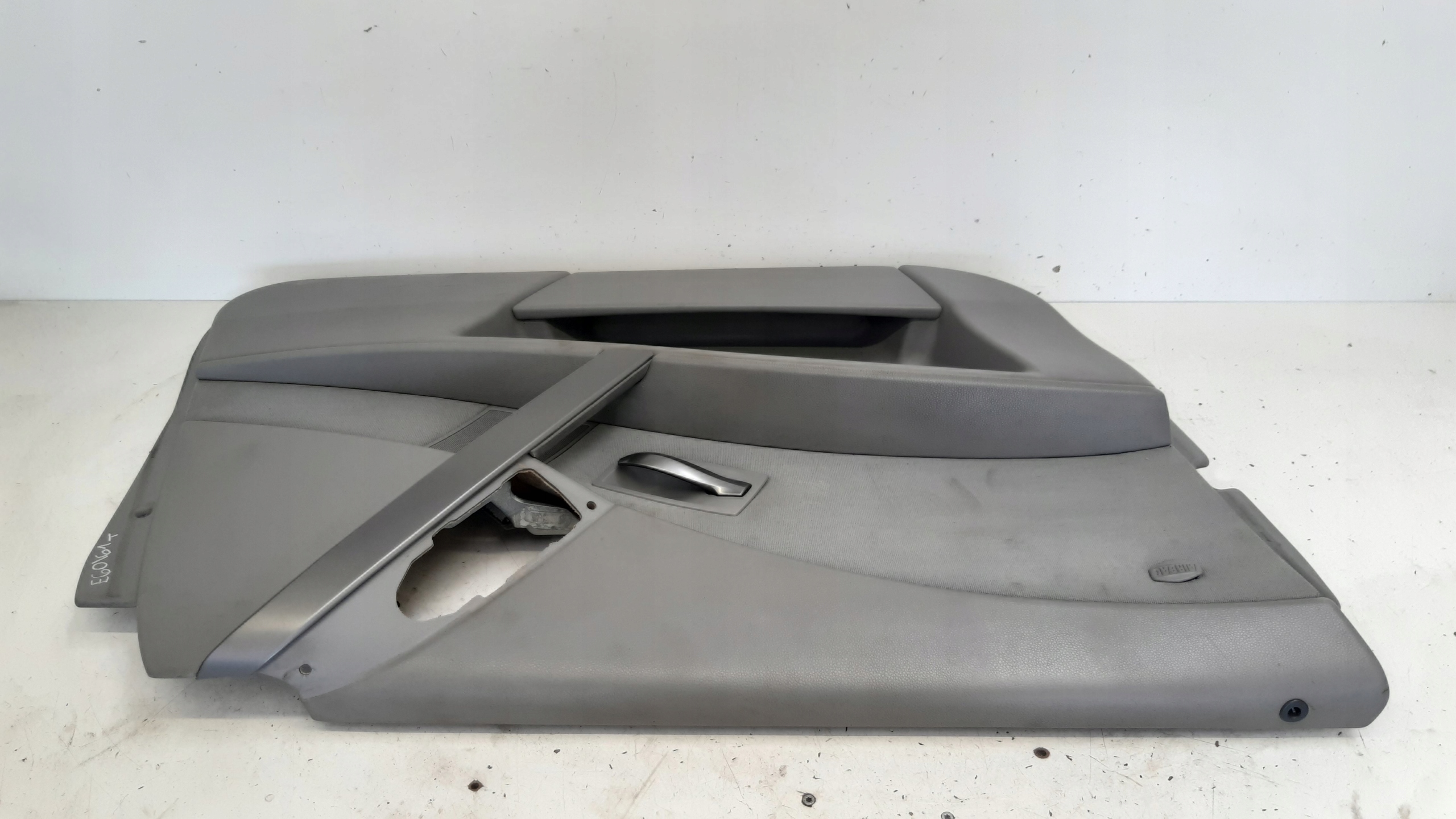 bok levý předek šedý BMW E61 525i