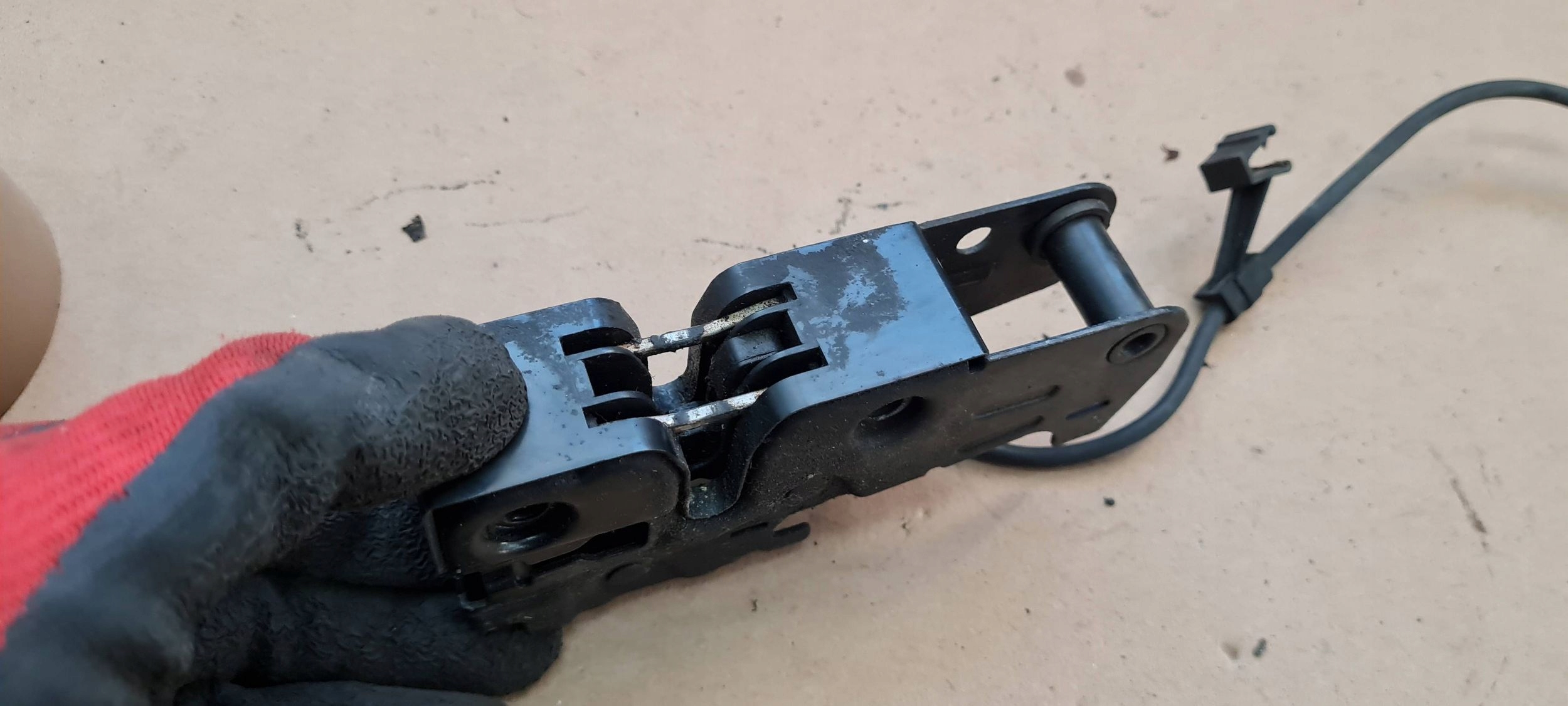Q5 8R bonnet latch lock POKRYWY front 8K0823509D A4 B8 A5