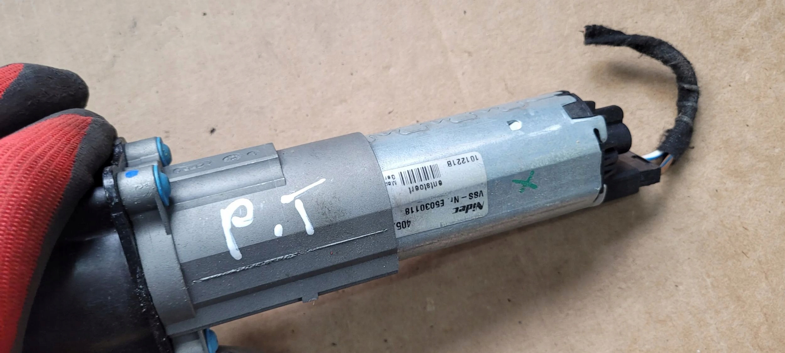A7 4G damper bonnet electrical right rear part 4G8827852B