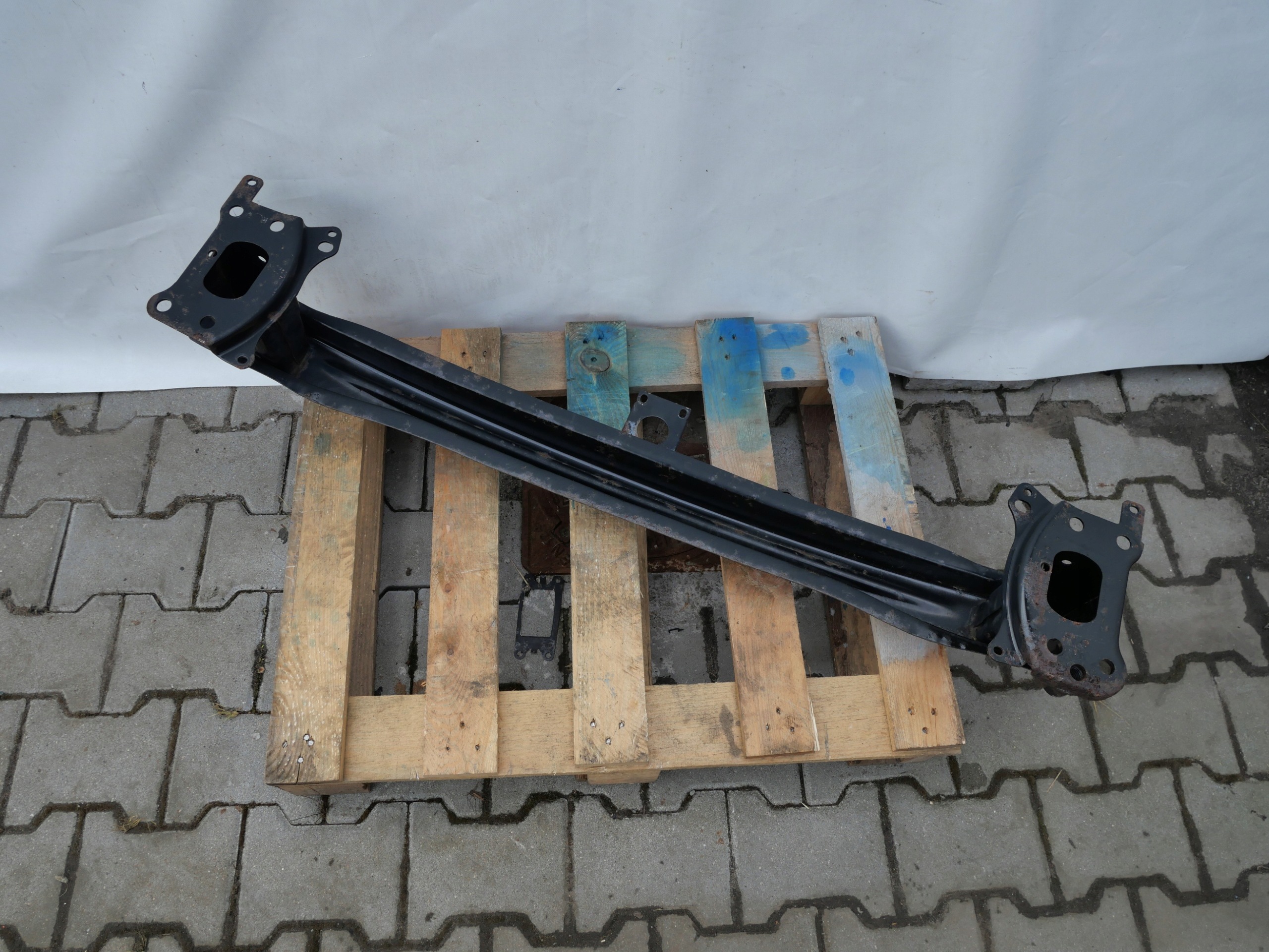bumper support front VW GOLF V 1K0807582