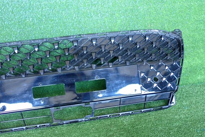 TOYOTA AYGO X 22- grid of a bumper central