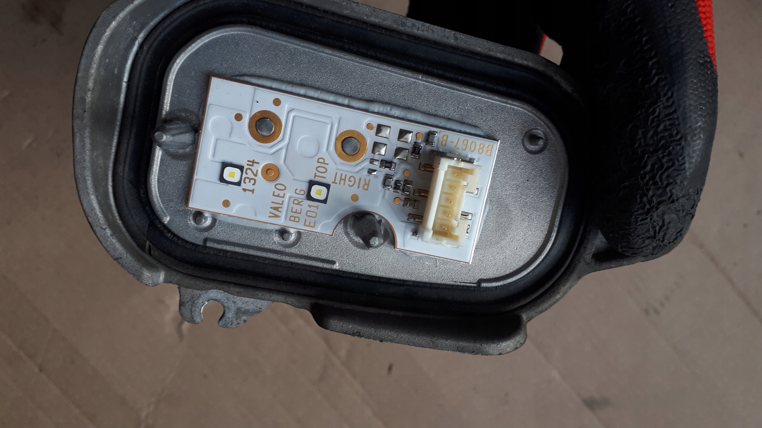 SQ5 8R Q5 module control unit lights JEZ LED right DRL