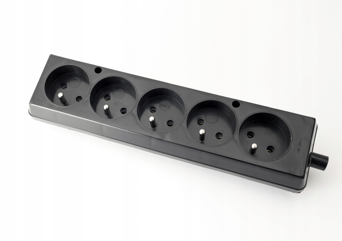 JONEX LISTWA PIĘCIOKROTNA CZARNA Z UZIEMIENIEM GN-570-C