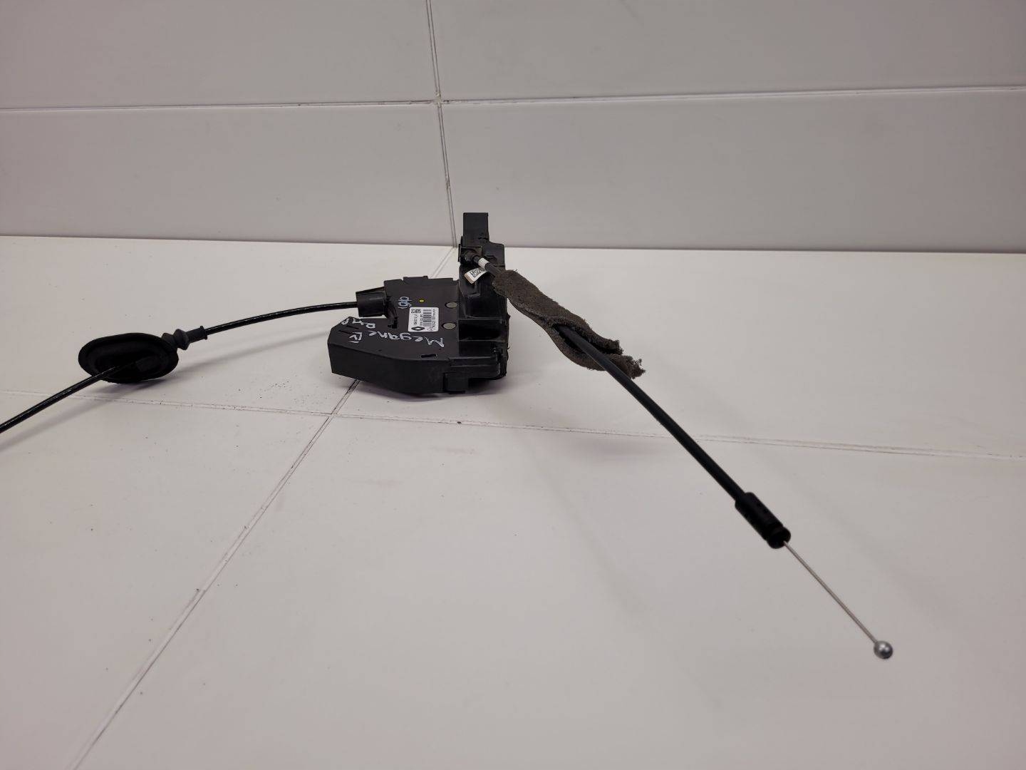 lock door front right side Renault Megane 4 2018 805023183R