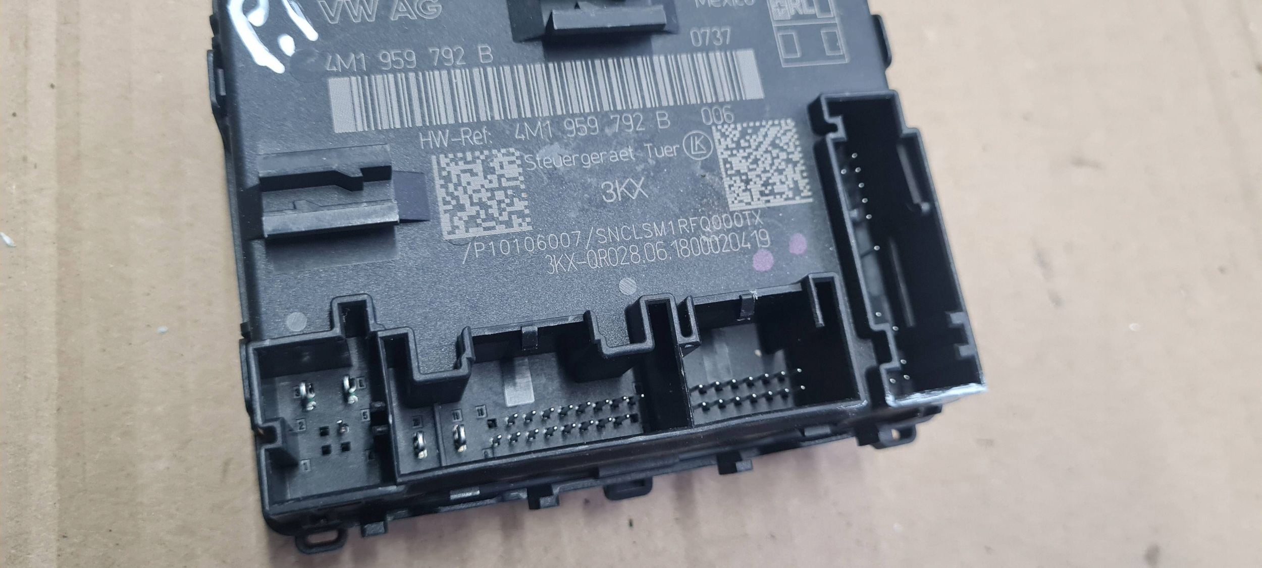 Q5 80A module control unit door right front 4M1959792B
