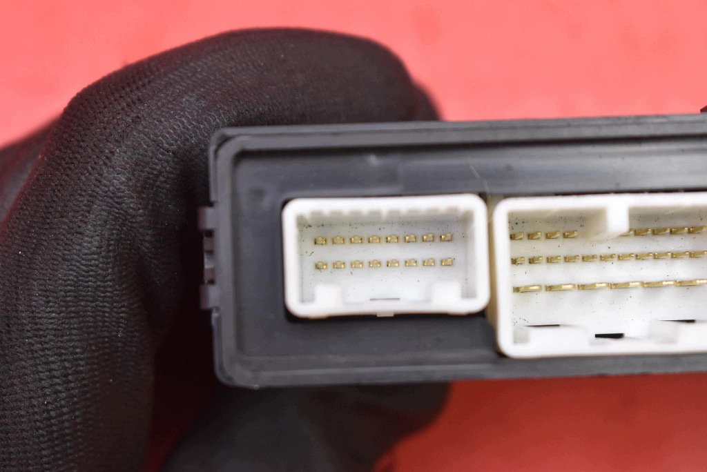 control unit module door right front 89223-50270 LEXUS LS 4 IV LS600H 06-09