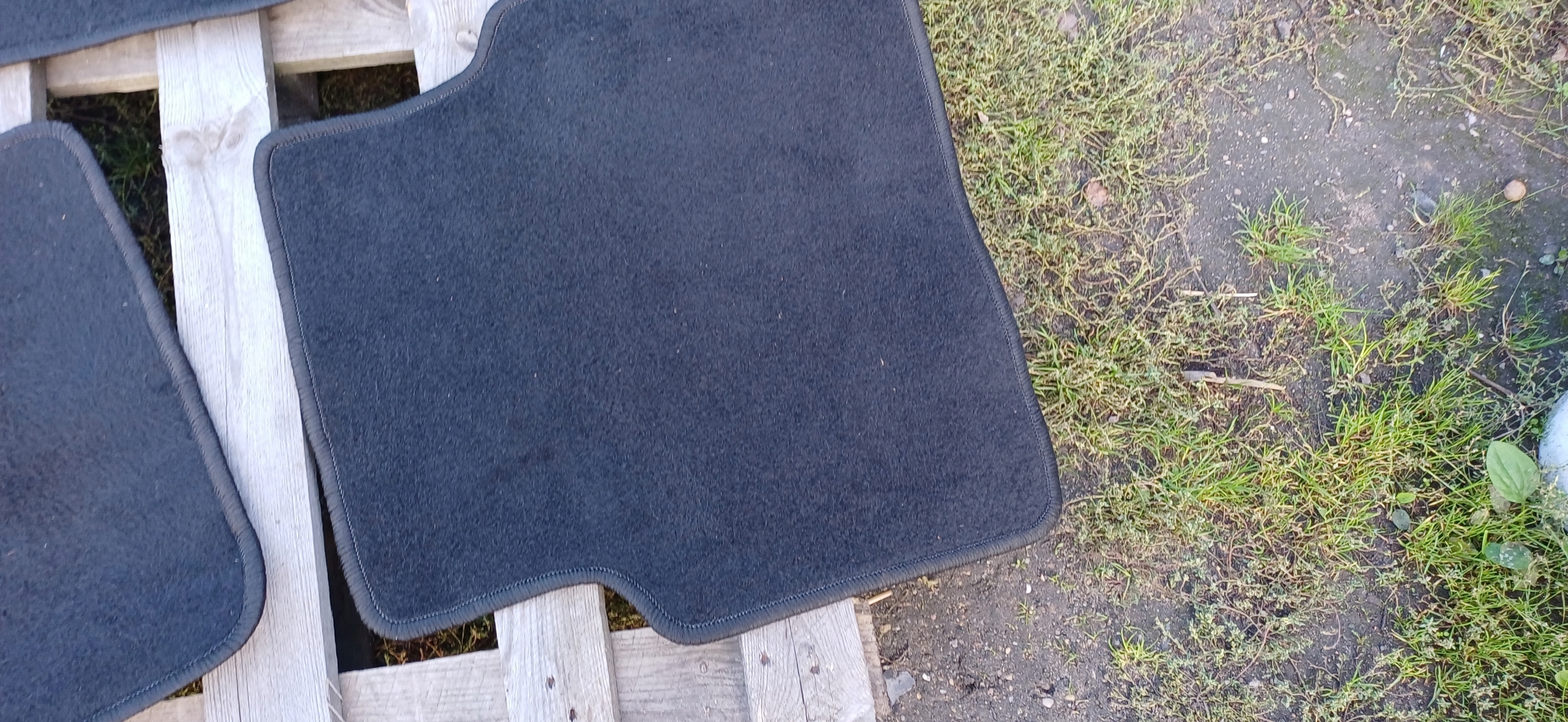 AUDI A8 D3 carpet mats SAMOCHODOWE KOMPLET WELUROWE