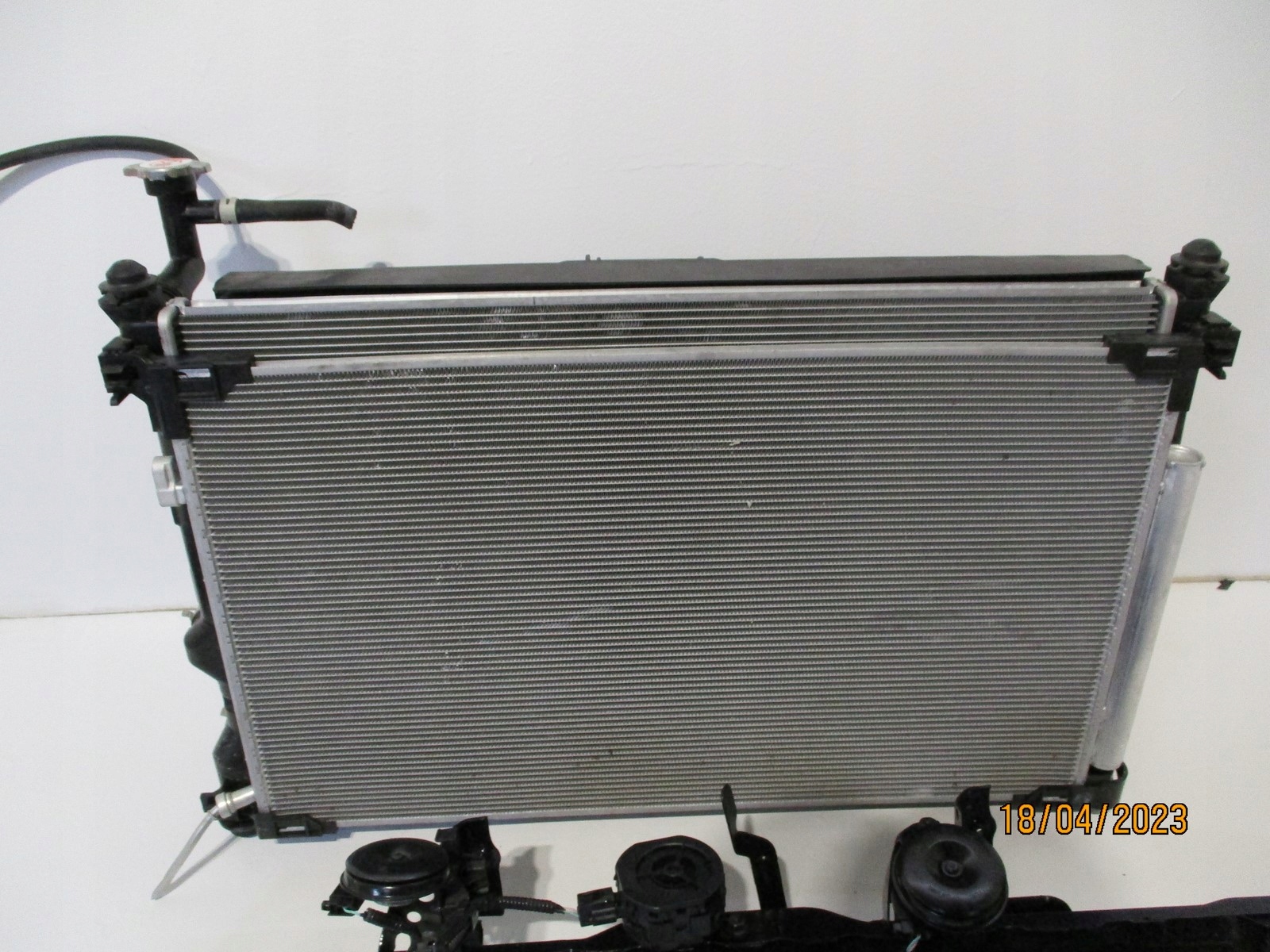 Pas przedni chłodnice TOYOTA RAV 4 21R HYB Producent części Toyota OE