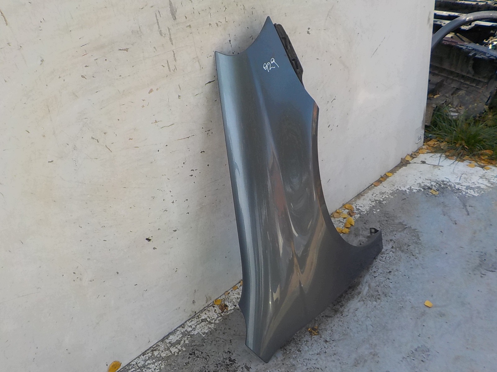 929 VOLKSWAGEN JETTA V GOLF V KOMBI fender right front front