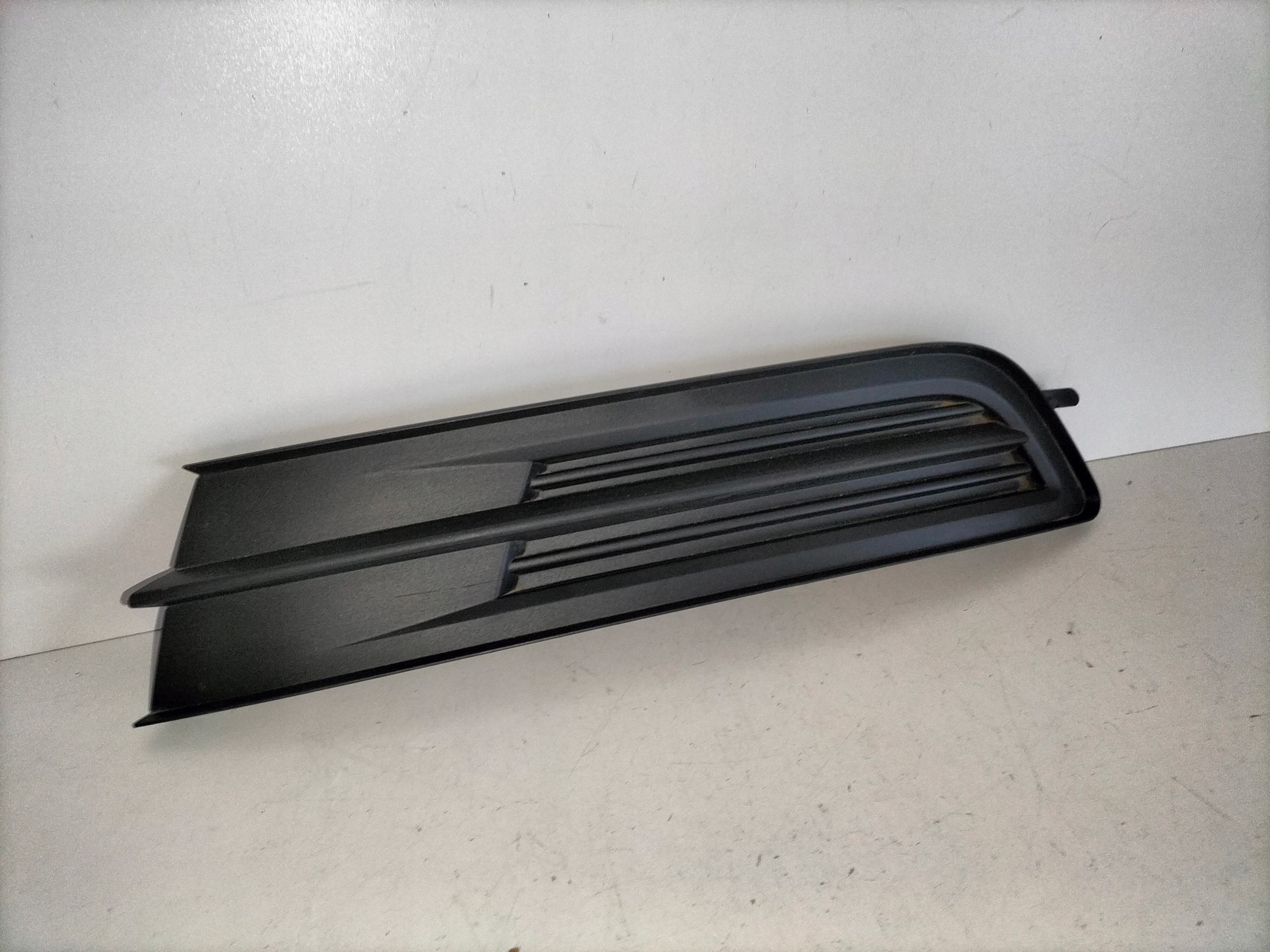 grille grid of a bumper front left VW PASSAT B8 14-19