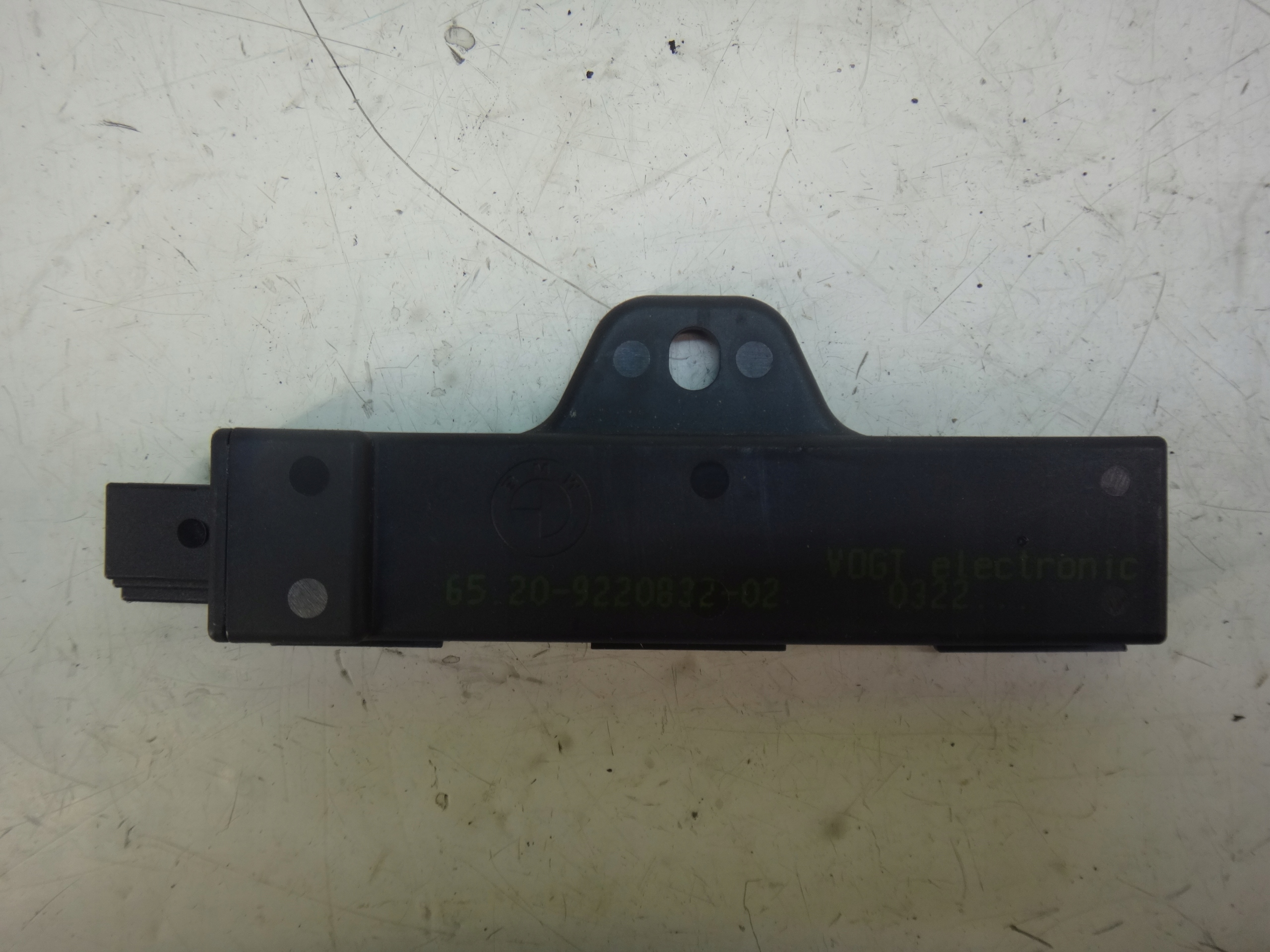 ANTENA DOSTĘPU KOMFORT BMW F01 F06 F07 F10 F20 F30 F32 G30 G12 G32 F15 F16 Typ samochodu 4x4/SUV Samochody osobowe