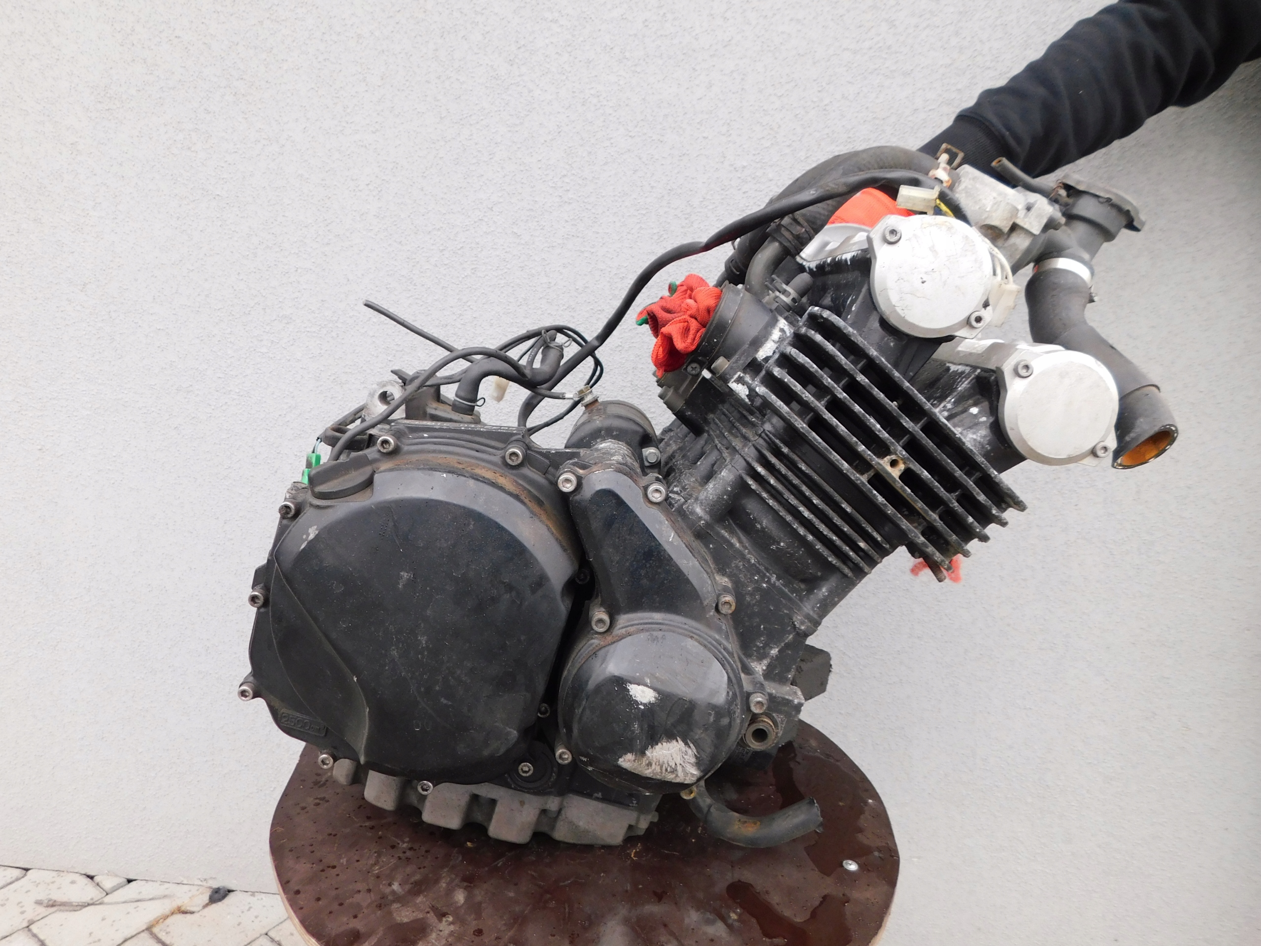 YAMAHA FAZER FZS 600 SILNIK