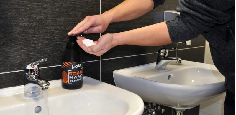 AKTYWNA PIANA DO MYCIA RĄK ISOFA FOAM 500G SOLO Producent Isofa