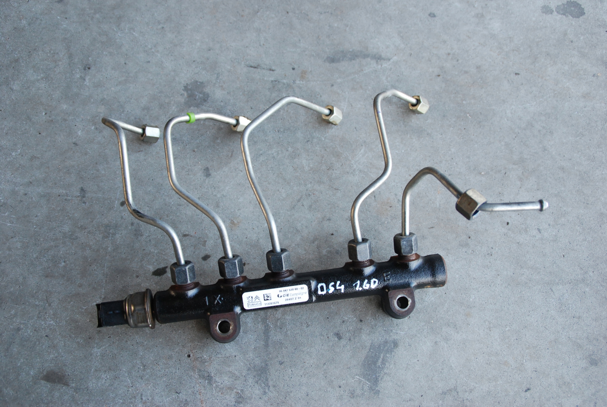 CITROEN C4 DS4 1.6EHDI LISTWA WTRYSKOWA 9684753080