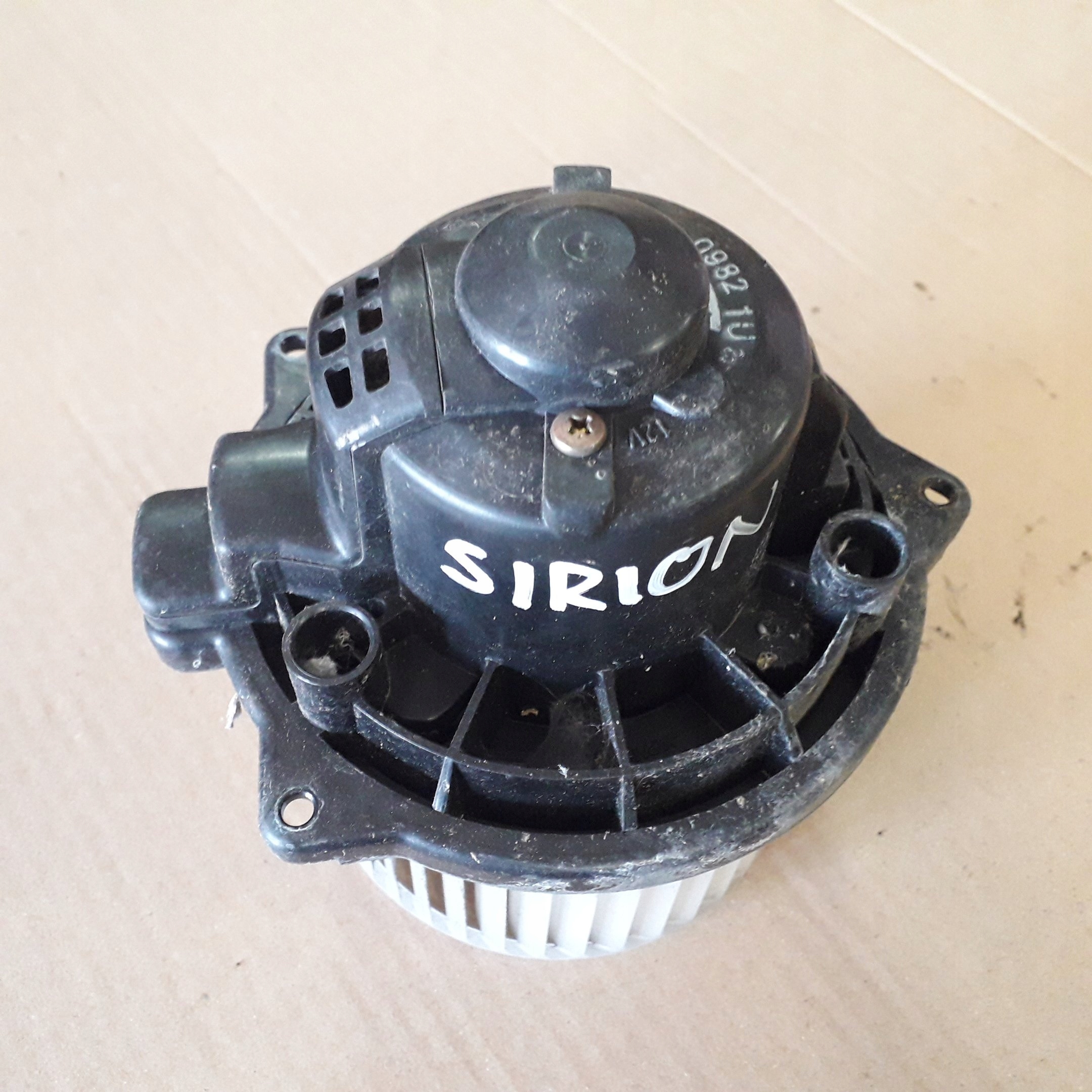 DAIHATSU SIRION YRV SUZUKI ALTO WENTYLATOR NAWIEWU