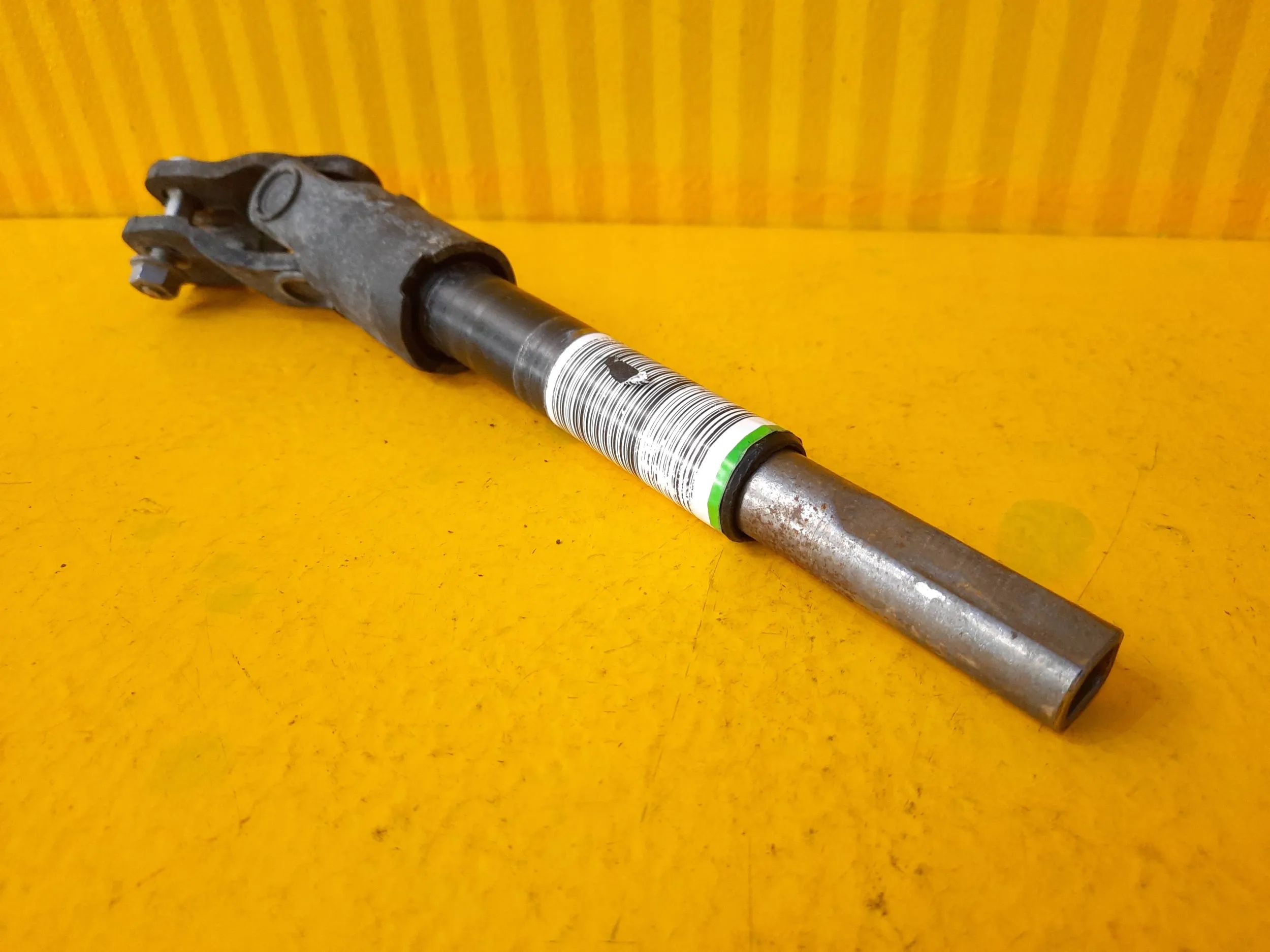 488202081R - NV300 TRAFIC СТЕРЖЕНЬ КРЕСТОВАЯ КОЛОНКА 488202081