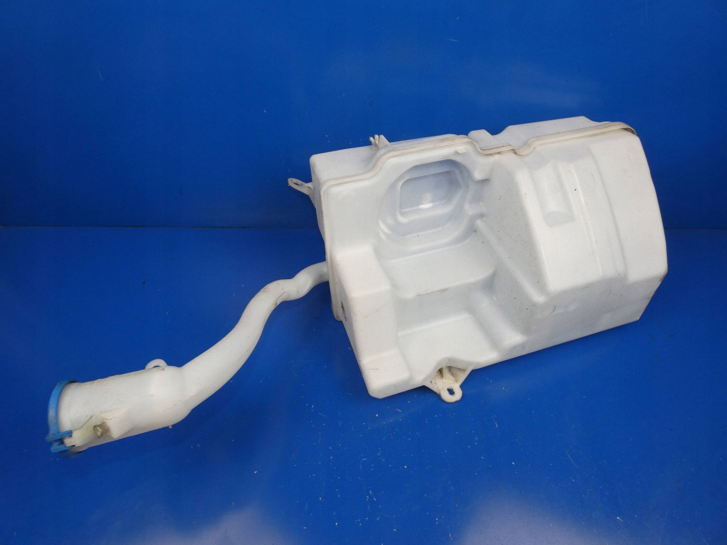 VOLVO XC60 e serbatoio LIQUIDO LAVAFARI