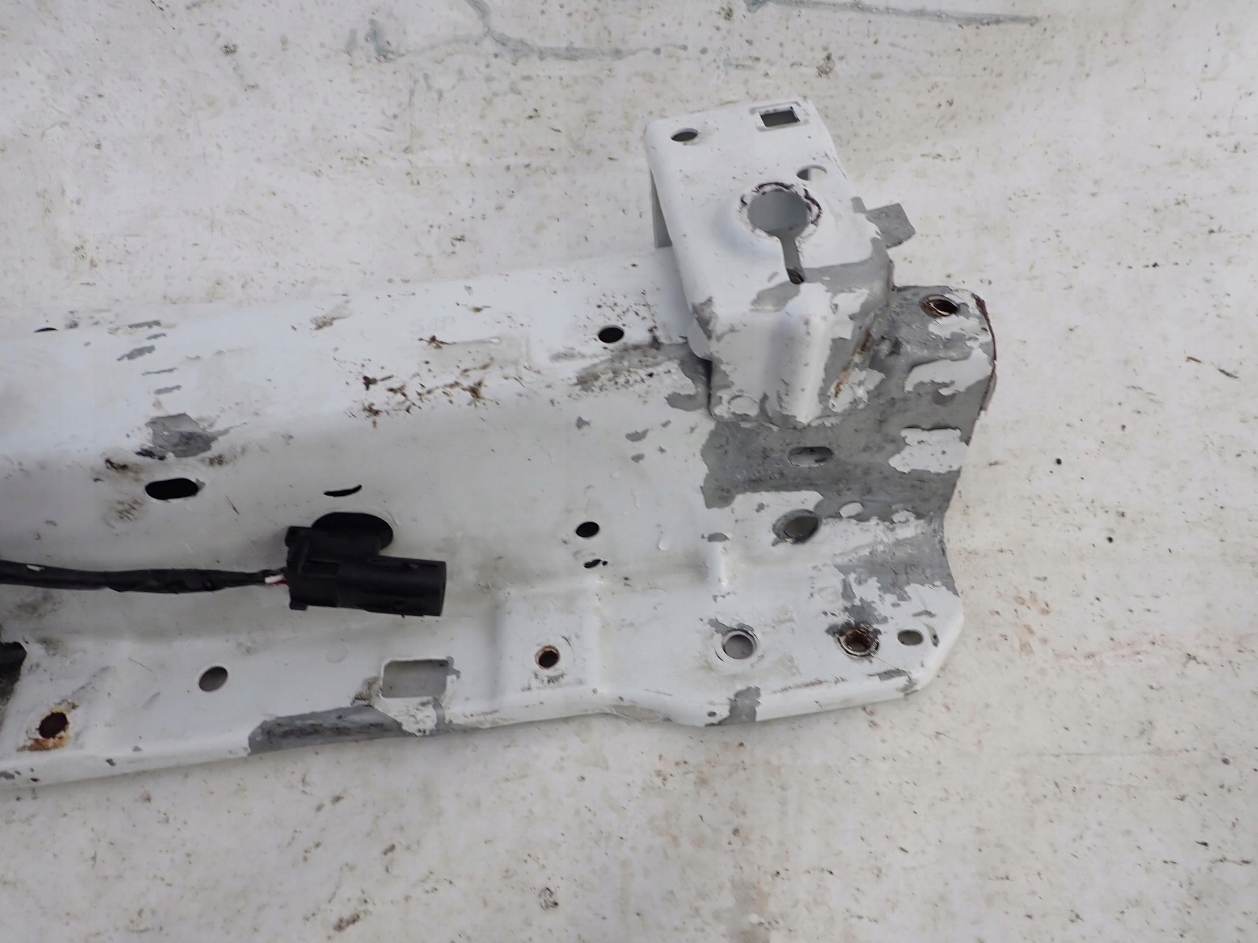 SUZUKI VITARA II 15- sider upper lock front