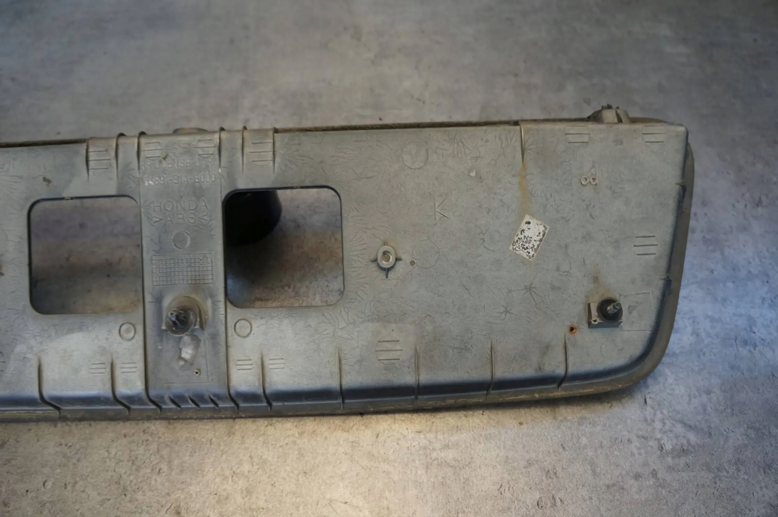 RAMKA CHROM TABLICY REJESTRACYJNEJ HONDA ACCORD VI 6 SEDAN 74891-S1A-E000 Numer katalogowy części 74891-S1A-E000