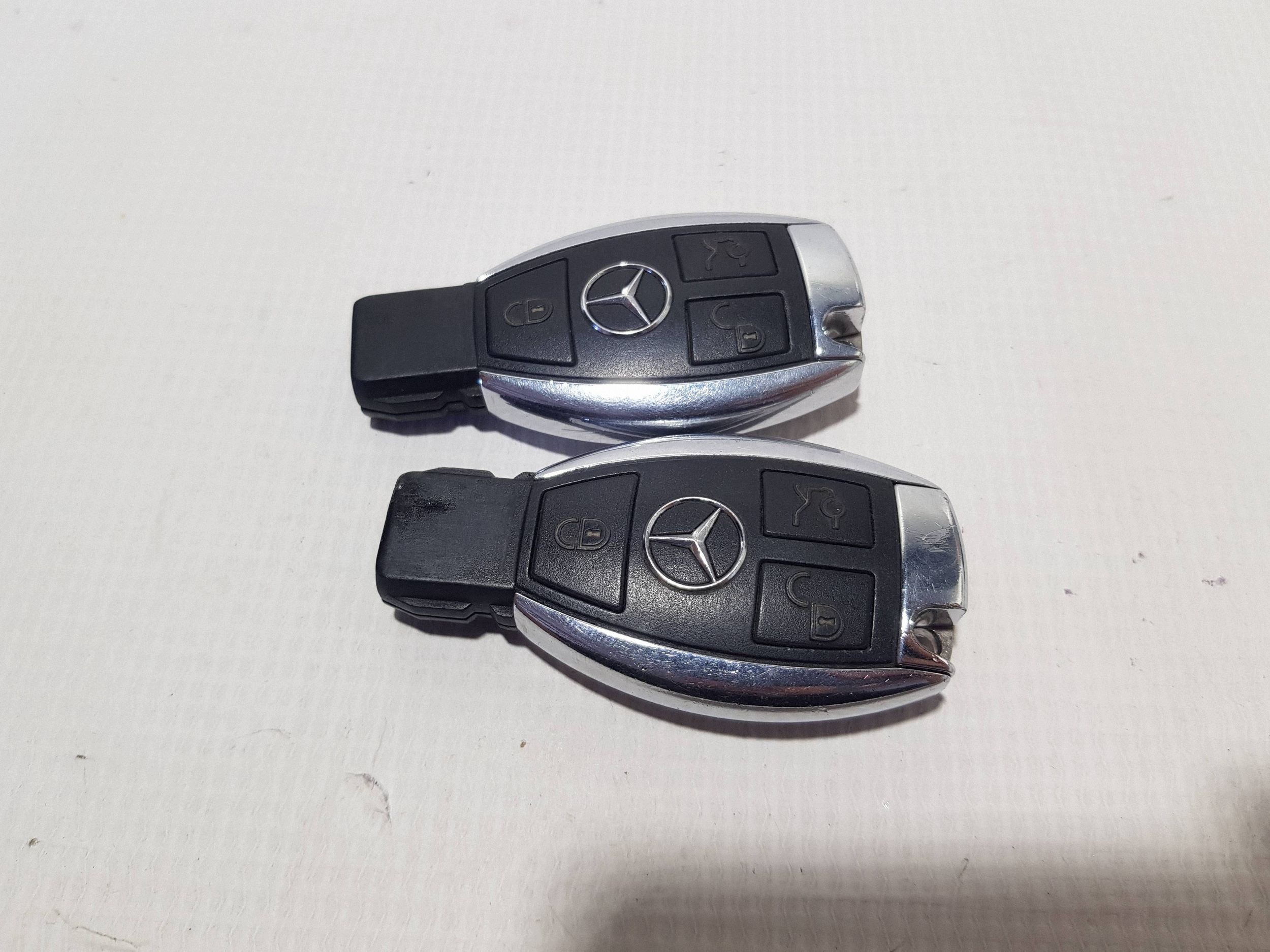 ignition + 2X key MERCEDES W207 C207 2079052600