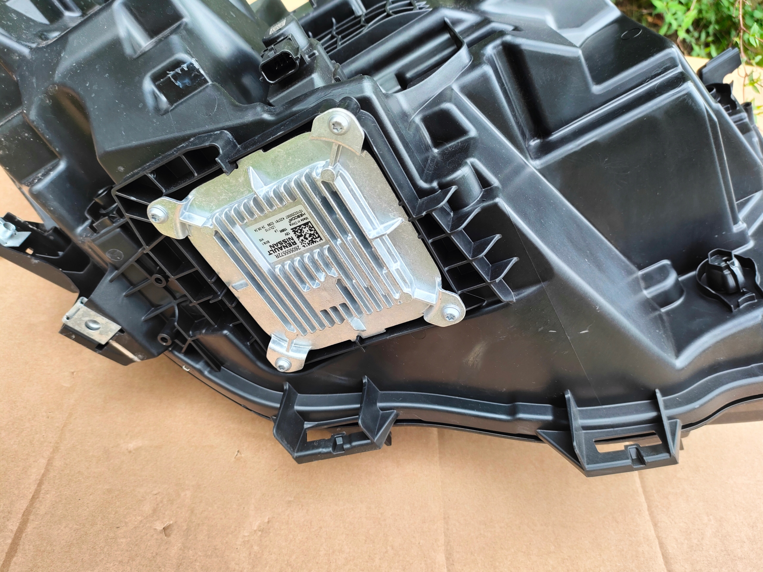 Renault Austral 2023 front side left light front 260606399R