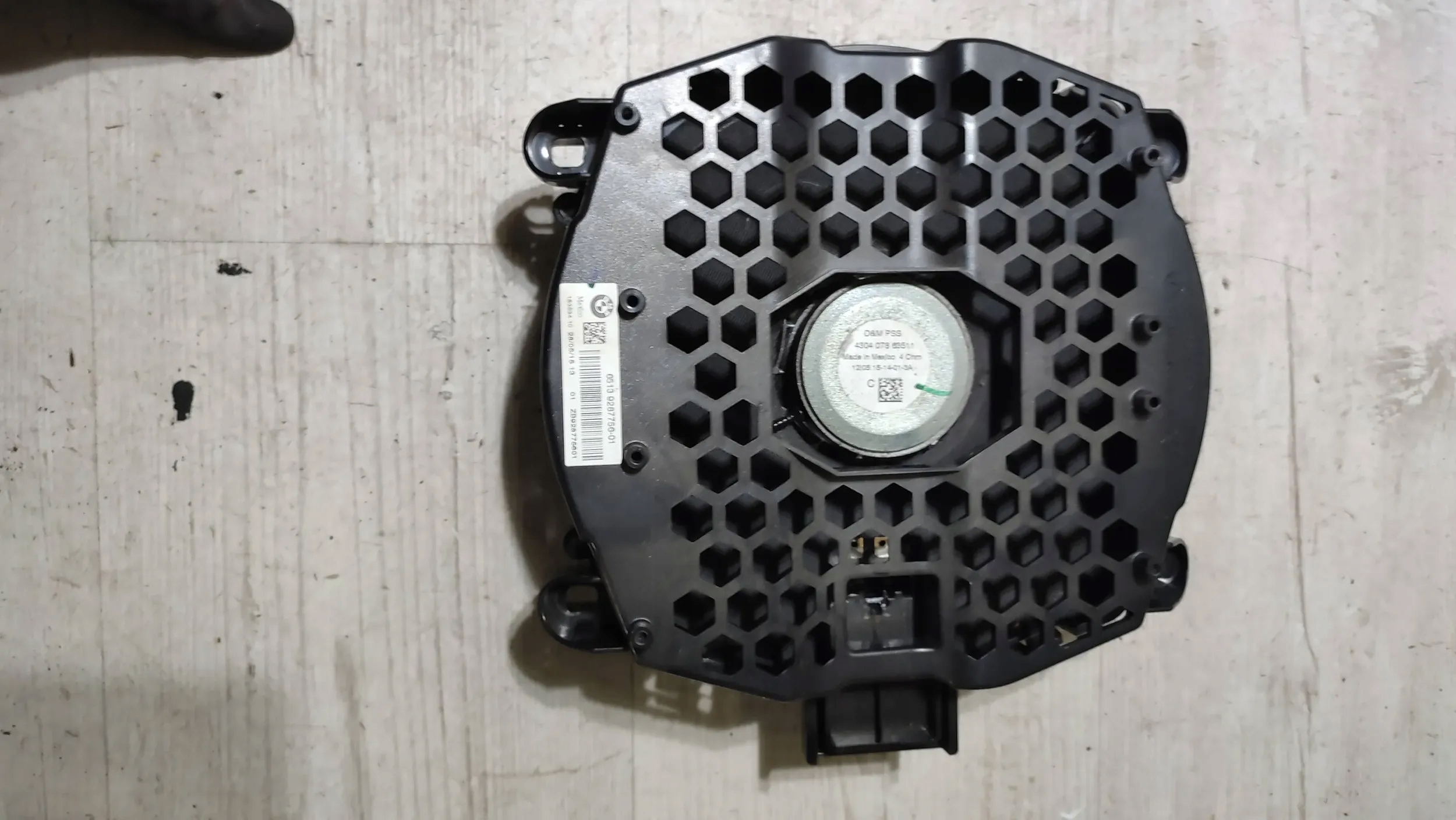 BMW X3 F25 15r 2.0d speaker