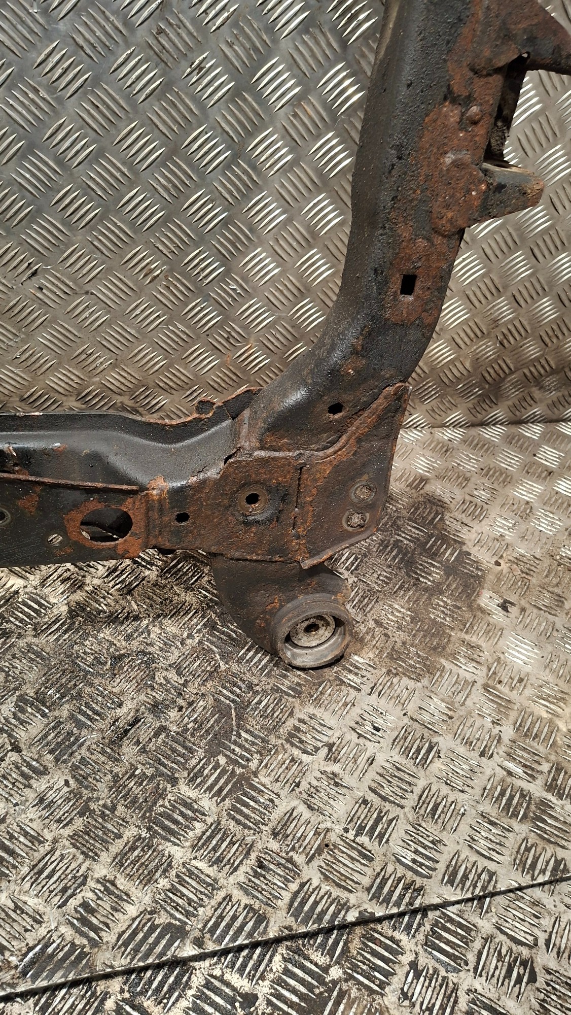 axle beam sider below engine OPEL VECTRA C 1.9CDTI