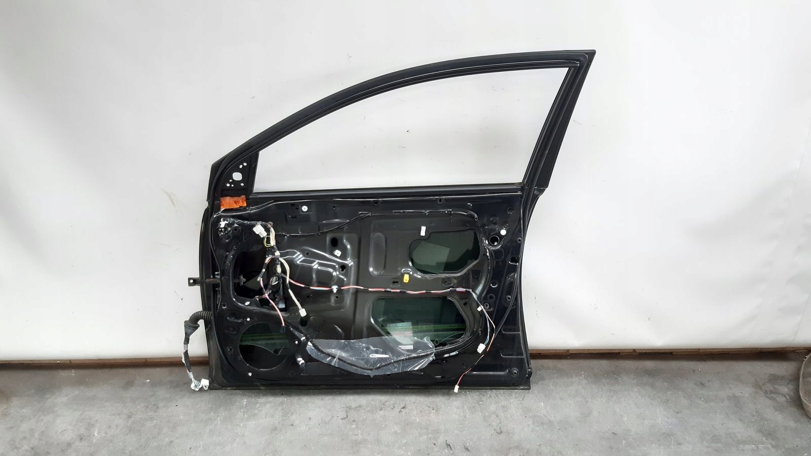 door front front right Toyota Avensis T25