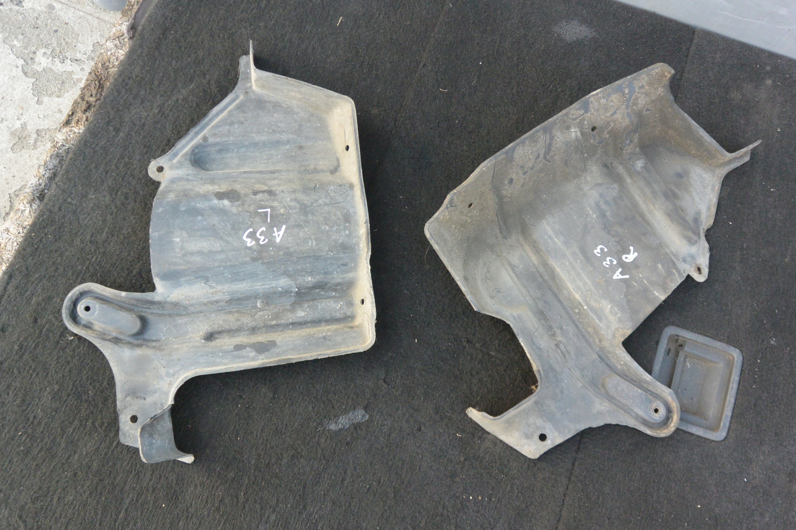 NISSAN MAXIMA A33 OSLONA SILNIKA KPL