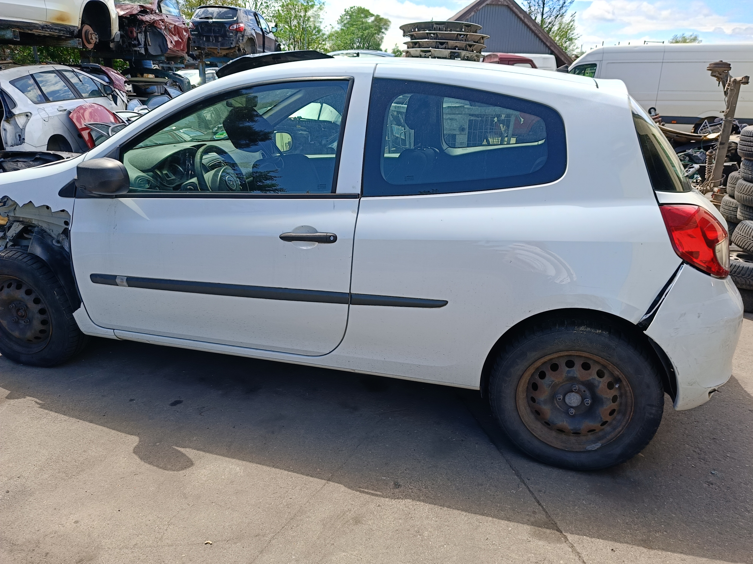 RENAULT CLIO III 3D OŚ BELKA ZAWIESZENIA TYŁ 2013r