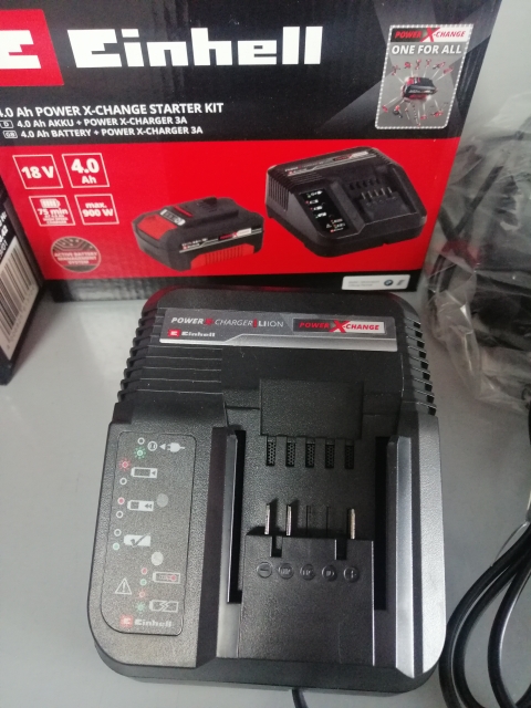 

Ładowarka Einhell Power X-change 18V