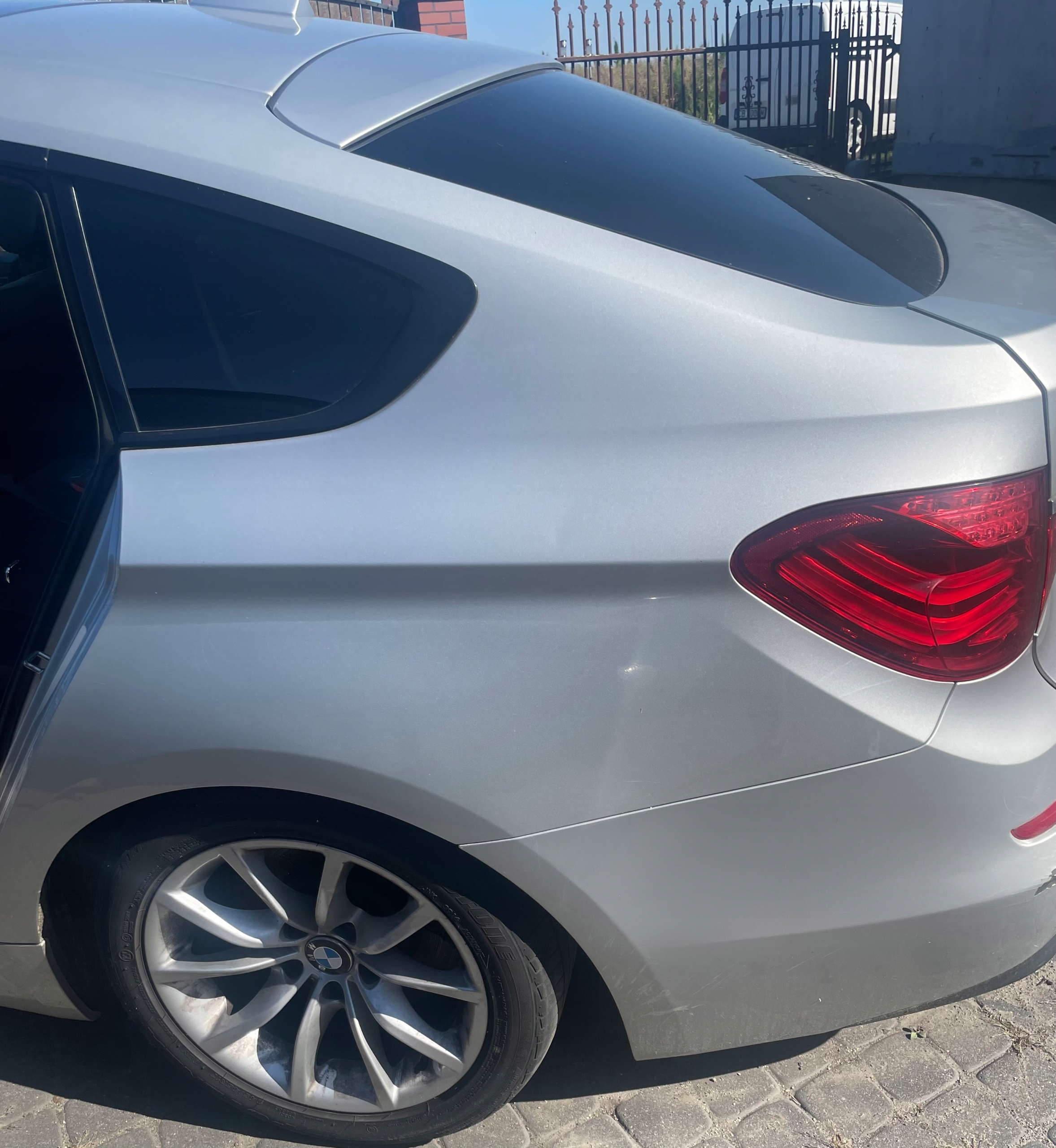 BMW 5 GT F07 ЧЕТВЕРТИНА ЛІВИЙ ЗАД. 354 ТИТАН