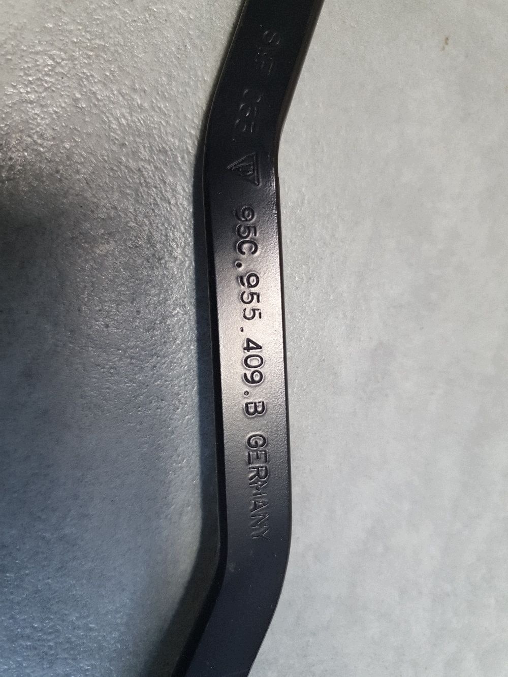 Audi Q6 e-tron nosac metlice brisača lijevog 95C955409B