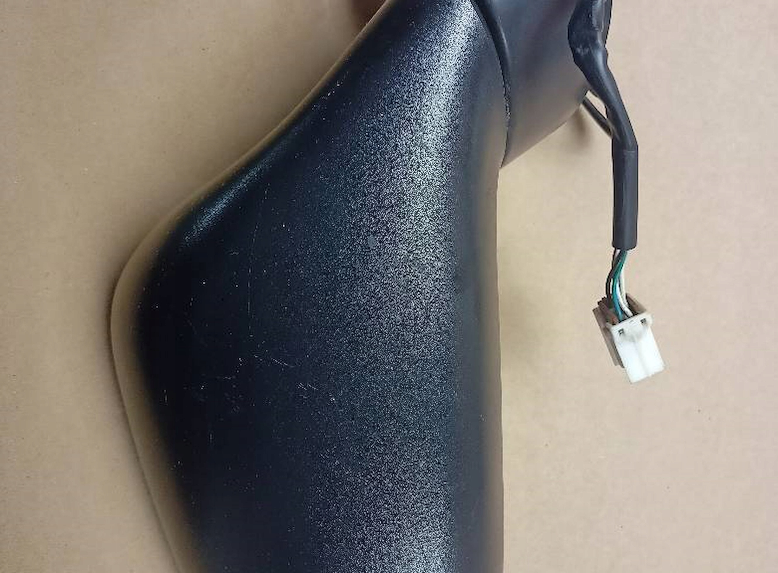 LUSTERKO PRAWE ELEKTRYCZNE MITSUBISHI CARISMA