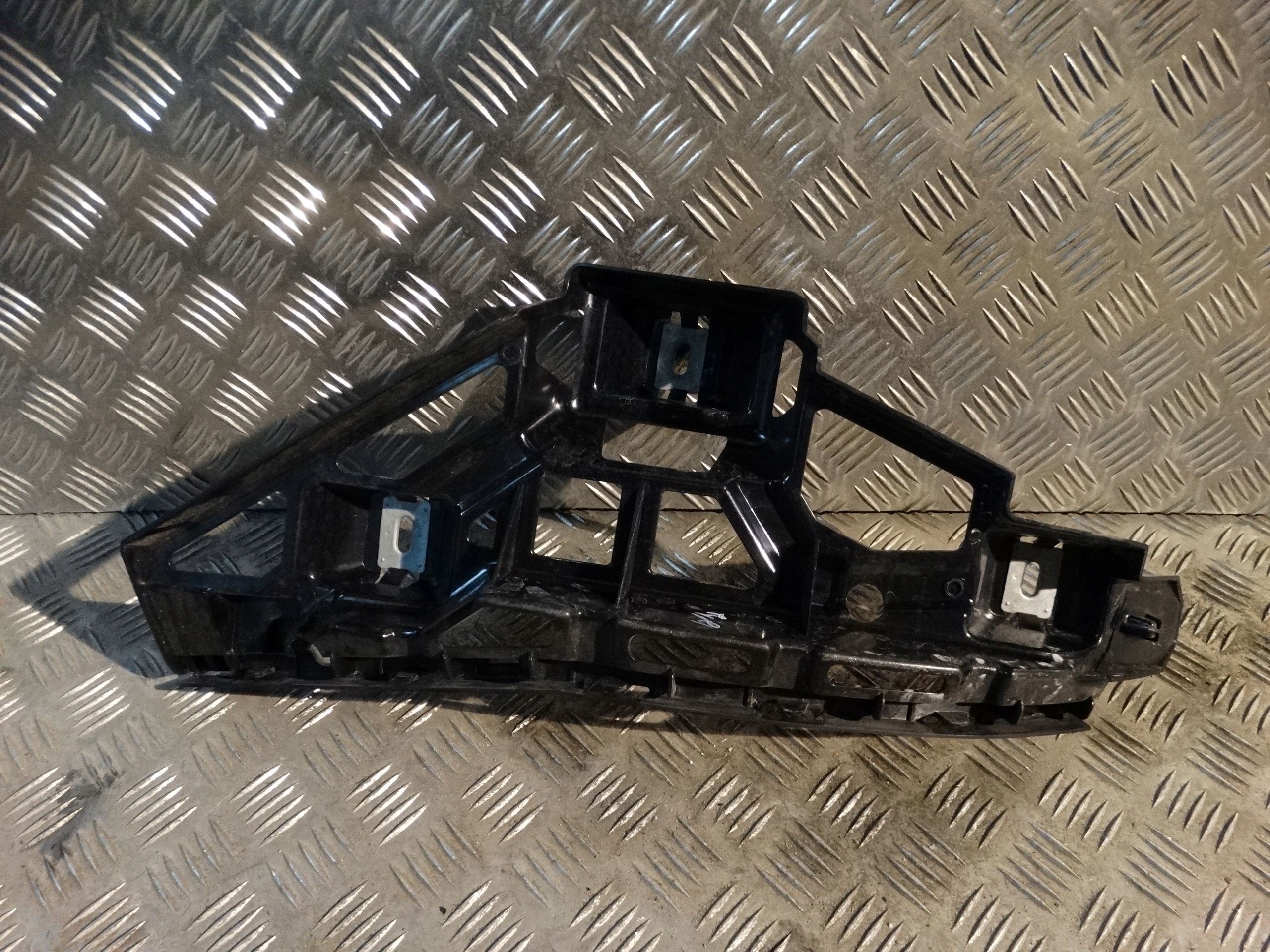 IDEALNY bumper bracket left MERCEDES X290 W290 1