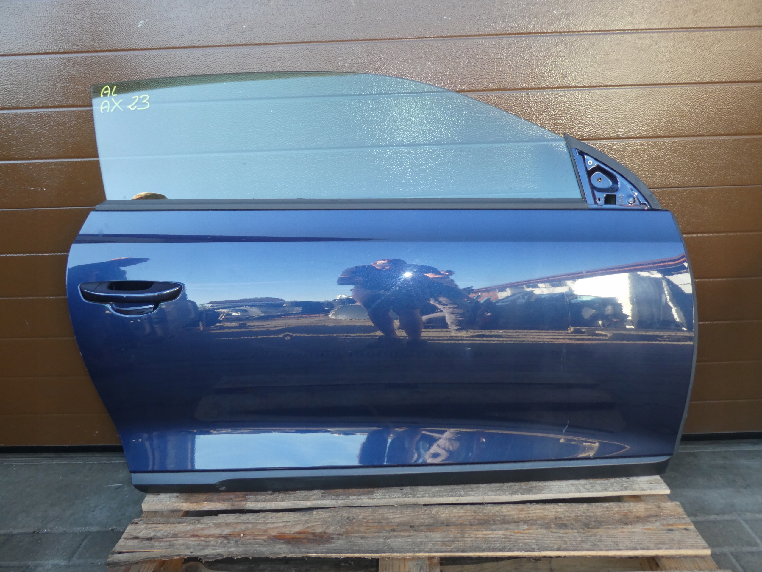 DRZWI PRAWE PRZÓD KOMPLETNE VW SCIROCCO NIEBIESKIE Producent części Volkswagen OE