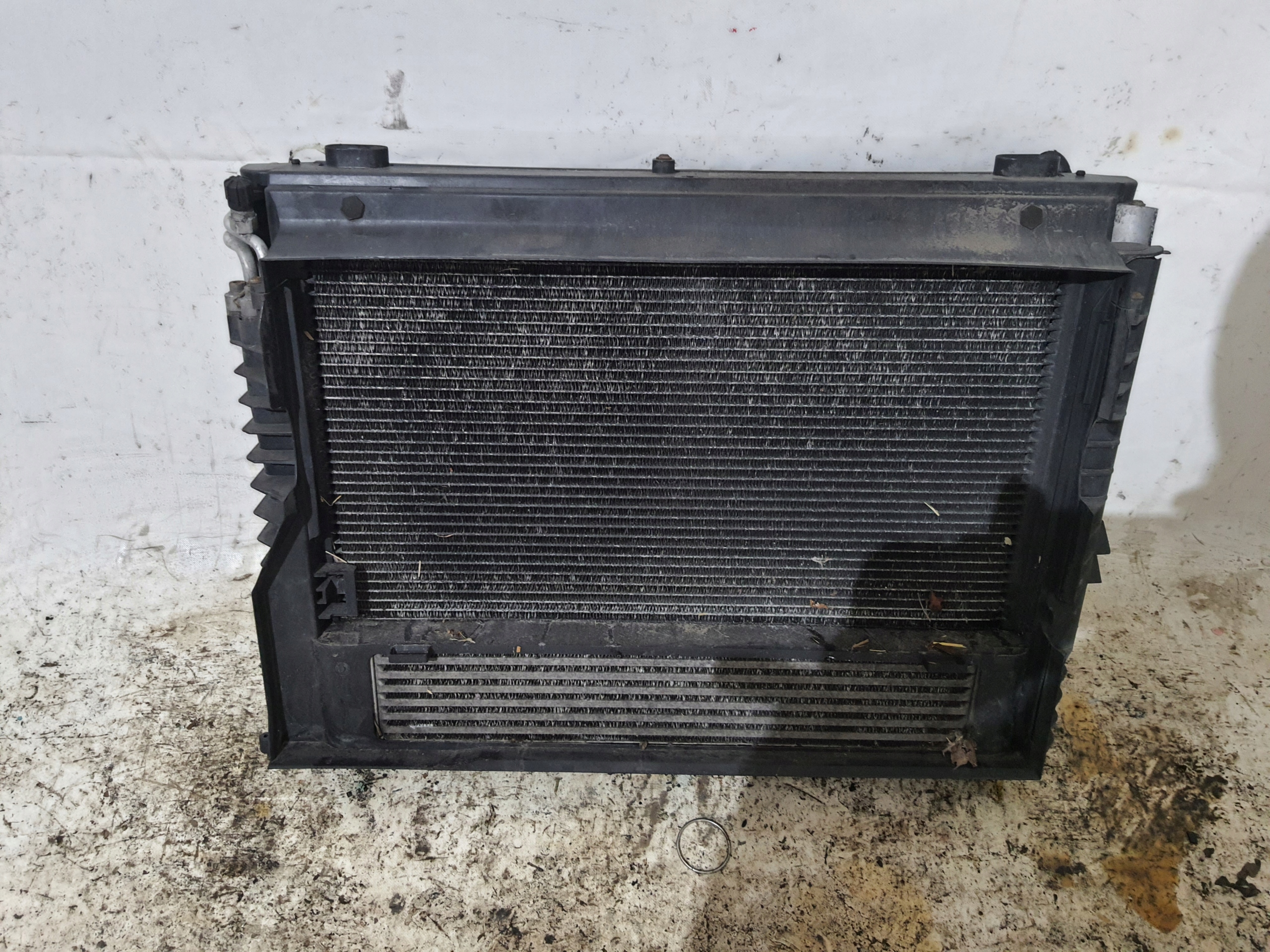 BMW 5 E61 E61 07-10 KOMPLET radiatore 2.0D